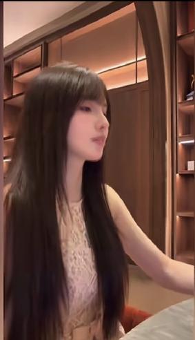 男女在上海相亲，男人一上来就说有六套房产，女子说，你能证明有一套房产，我就给你转