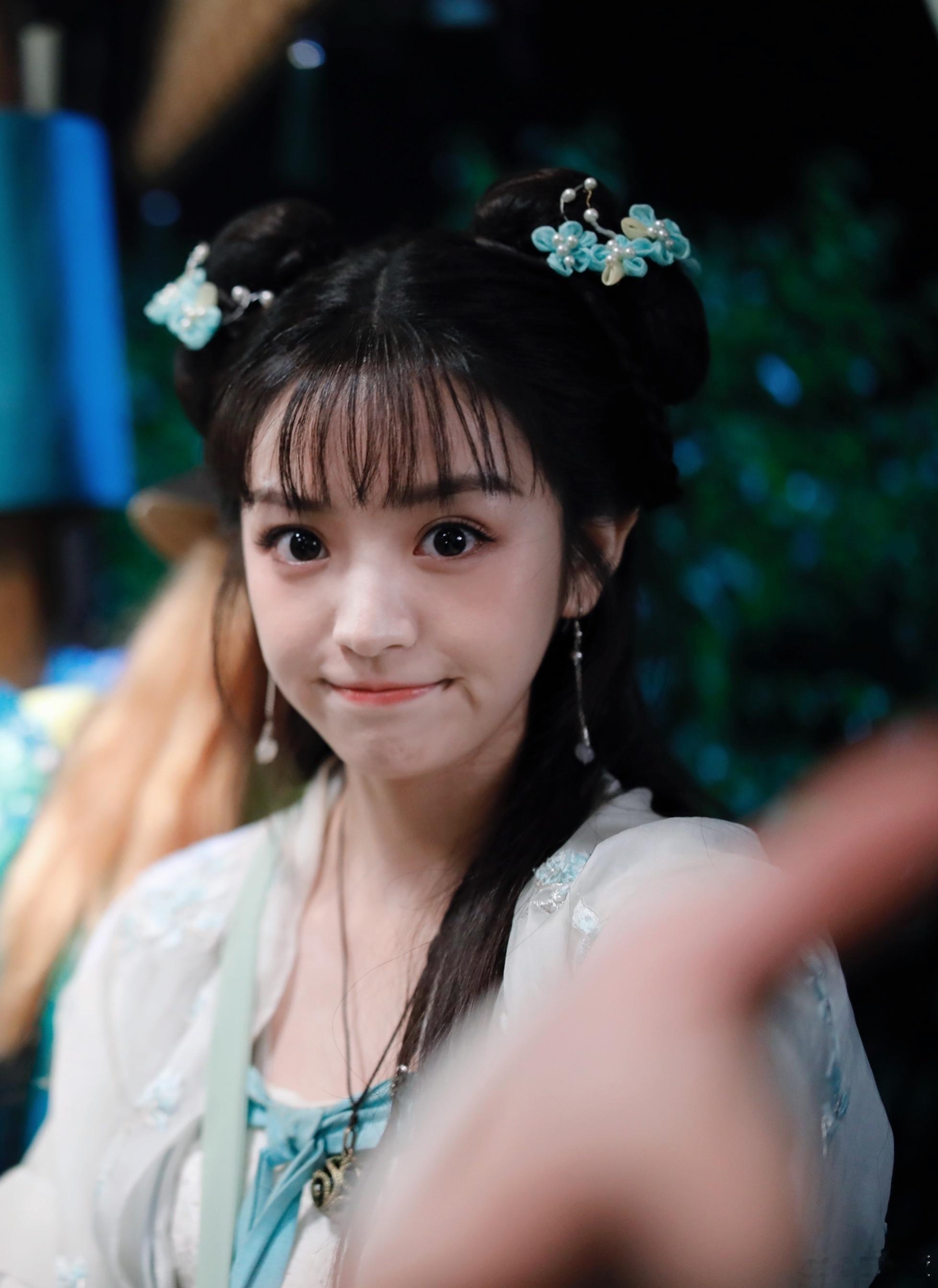 田曦薇黄明昊向王安宇道歉现在向你走来的是五破万女主田曦薇是95花集均第一是爱奇艺