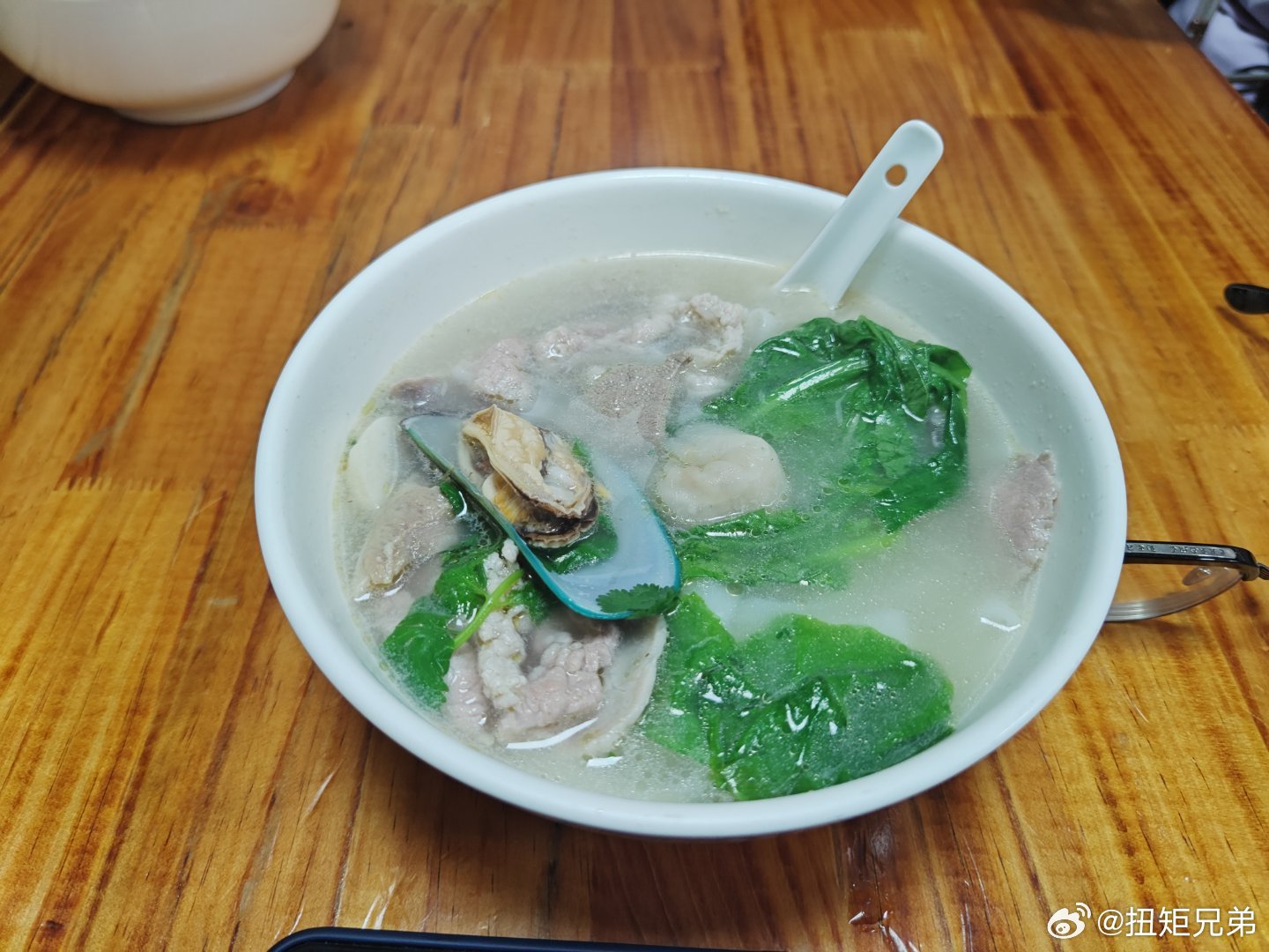 朋友们 你们还好吗 三个月不见“恍如隔世”我真的很想大家，一起为爱发电的奋斗日子