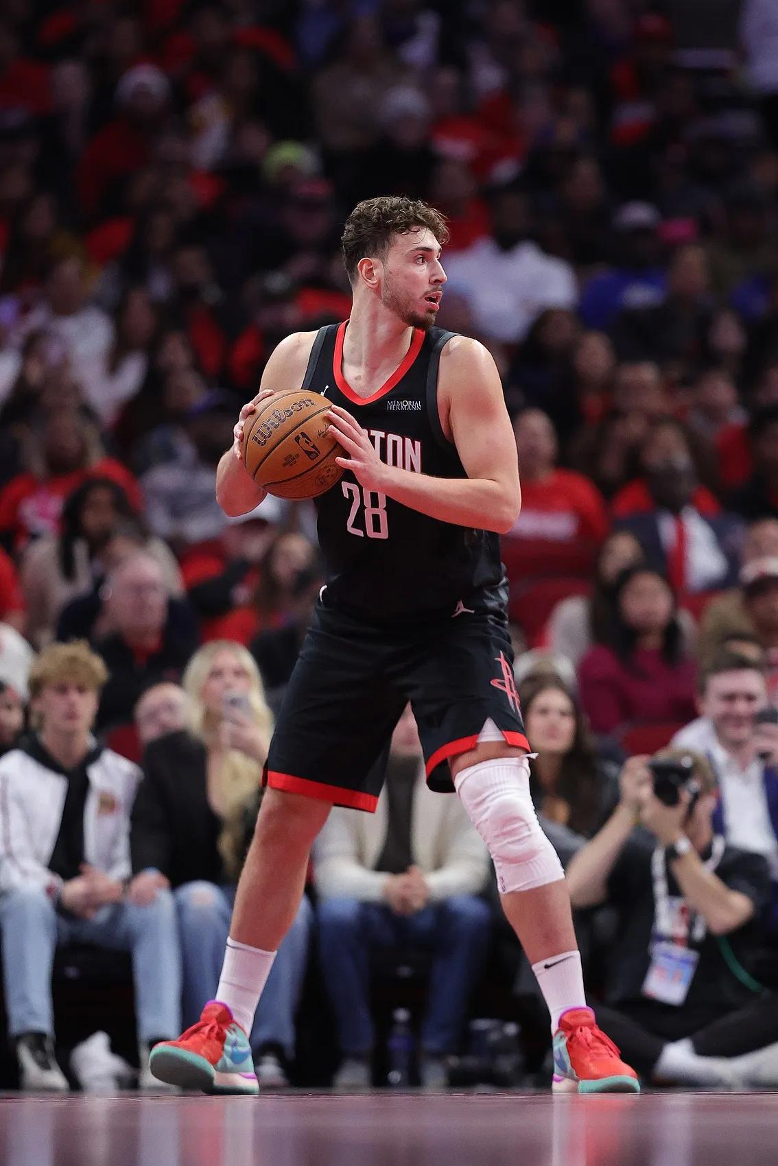远远不够！申京16中6拿到13分11板 4失误5犯规

12月15日讯 NBA杯