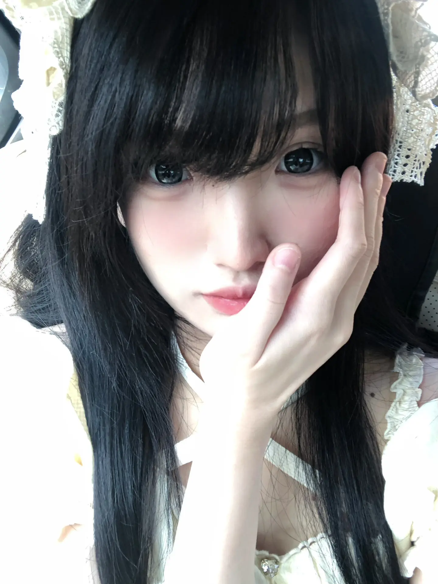 漂亮的脸太多了 所以我只想做个幸福的女孩