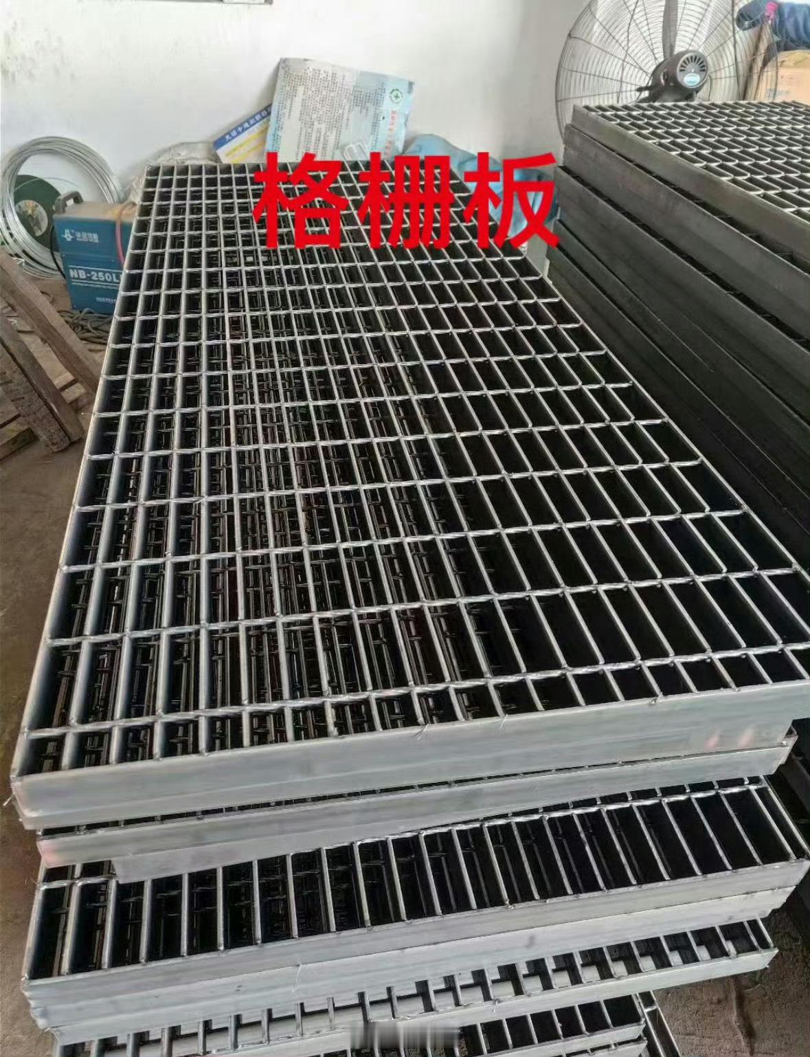 中金黄金致歉中金黄金通报6名大学生溺亡道歉也就是一些客套话，哎必须赔偿、追责！ 