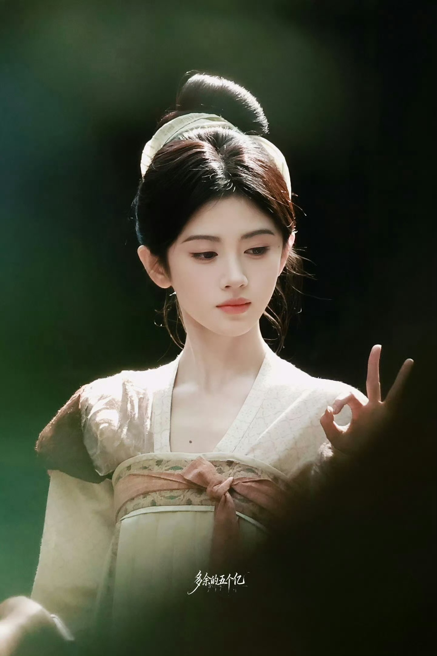 丝芭起诉鞠婧祎不正当竞争这公司才是乱用社会资源吧，丝芭上窜下跳已经无人在意了鞠姐