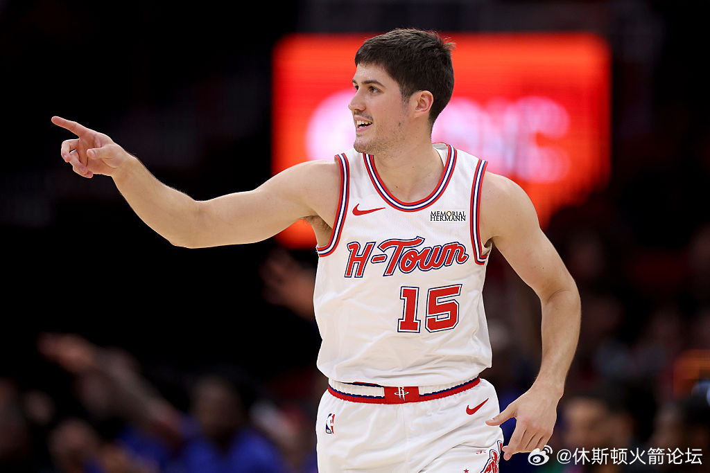 NBA历史上21岁及以下球员三分命中数最多球员：1. 康神（265记，三分命中率