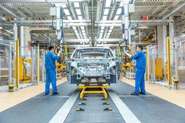 #国内造车目前处于什么水平##汽场全开# 抛开水平不谈，可以肯定的是在汽车制造业