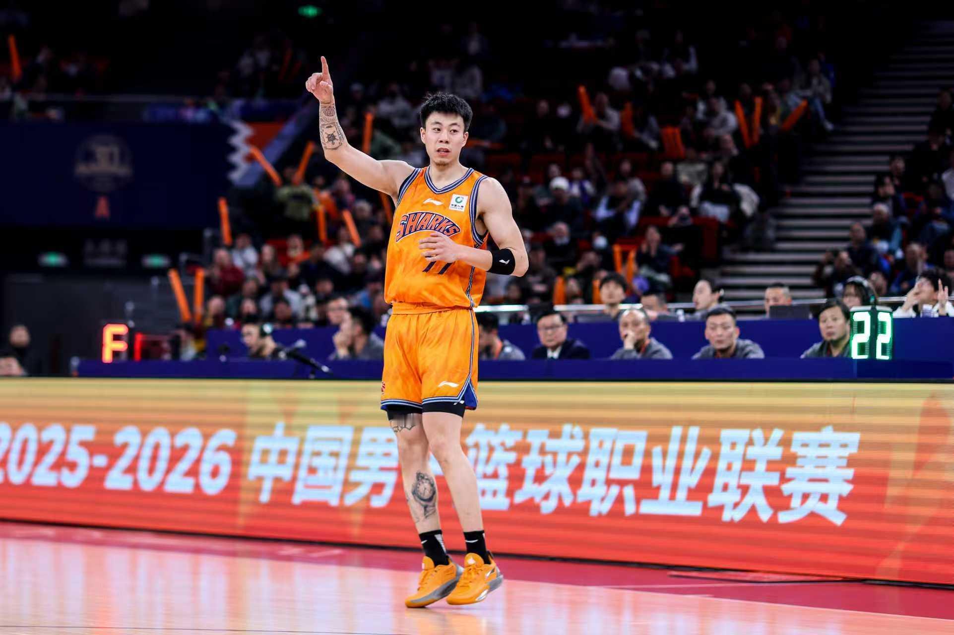 据了解，张镇麟和邹阳将顶替因伤无法参赛的孙铭徽以及取消注册的外援约克，进入今年C