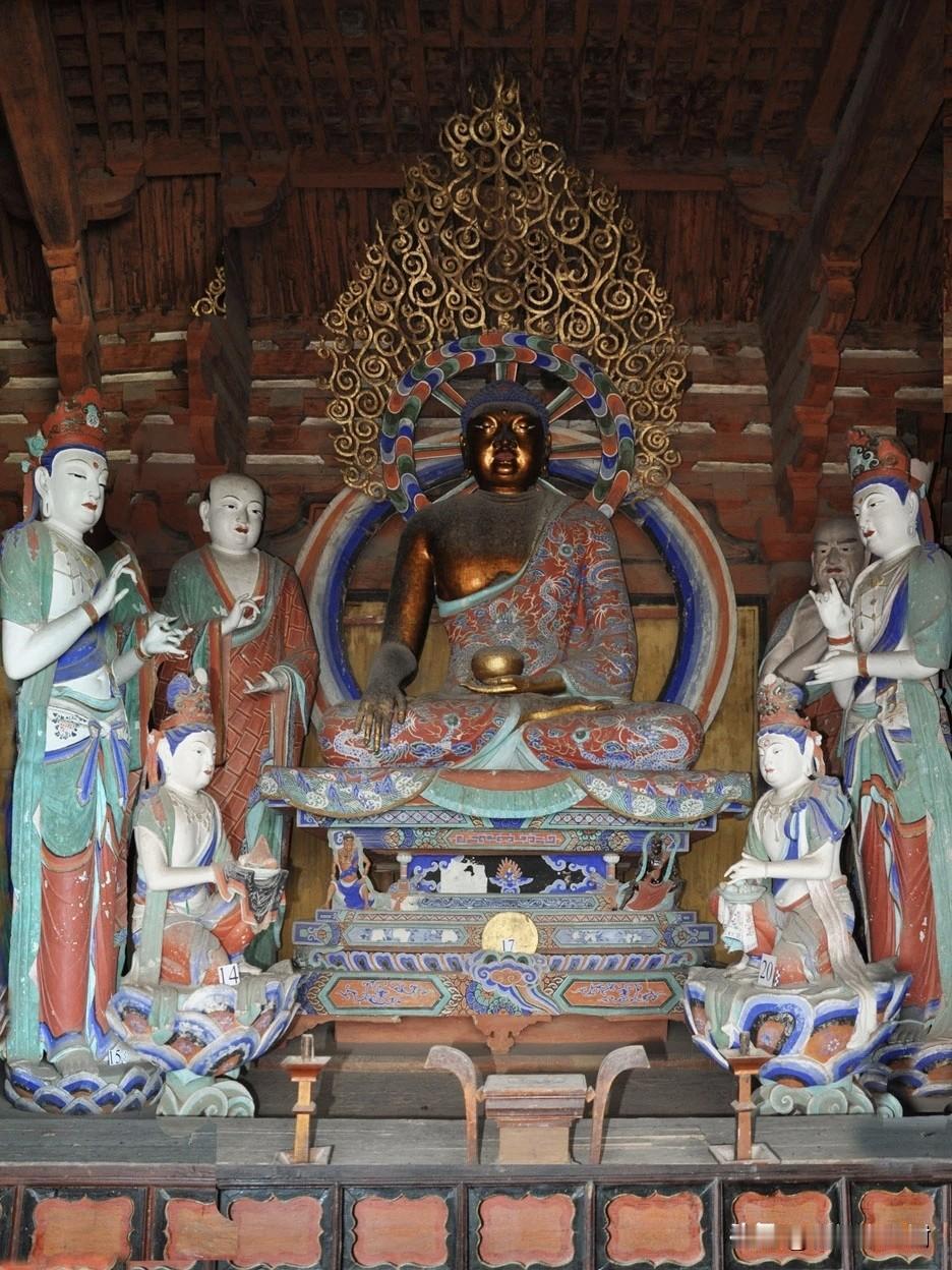 五台山最大遗憾：佛光寺唐塑，骨架是盛唐，皮相早已不是原装！
 
很多人去五台山只