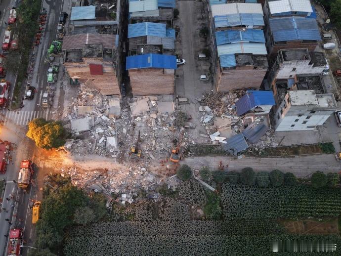 柳州地震仍有1人失联【柳州地震2人遇难记者从柳州市抗震救灾指挥部获悉，截至今天8