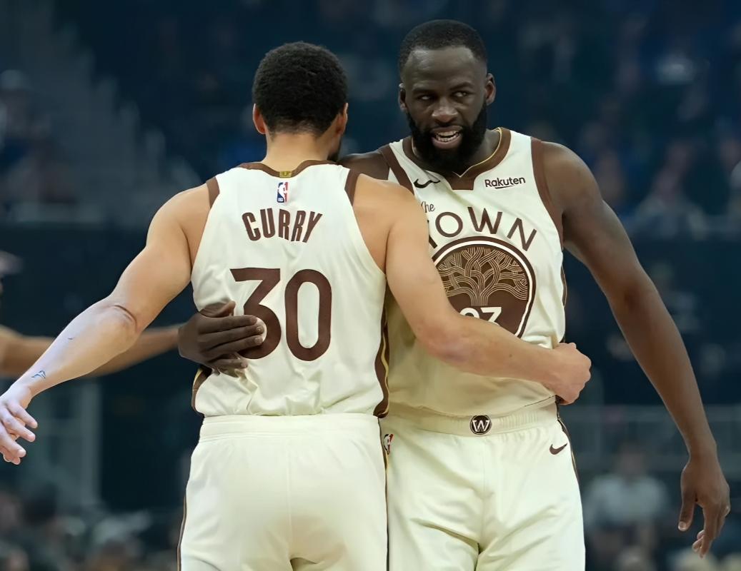 卷又卷不动，躺又躺不平！勇士是全联盟最尴尬的球队

库里膝盖伤势迟迟不能复出，巴