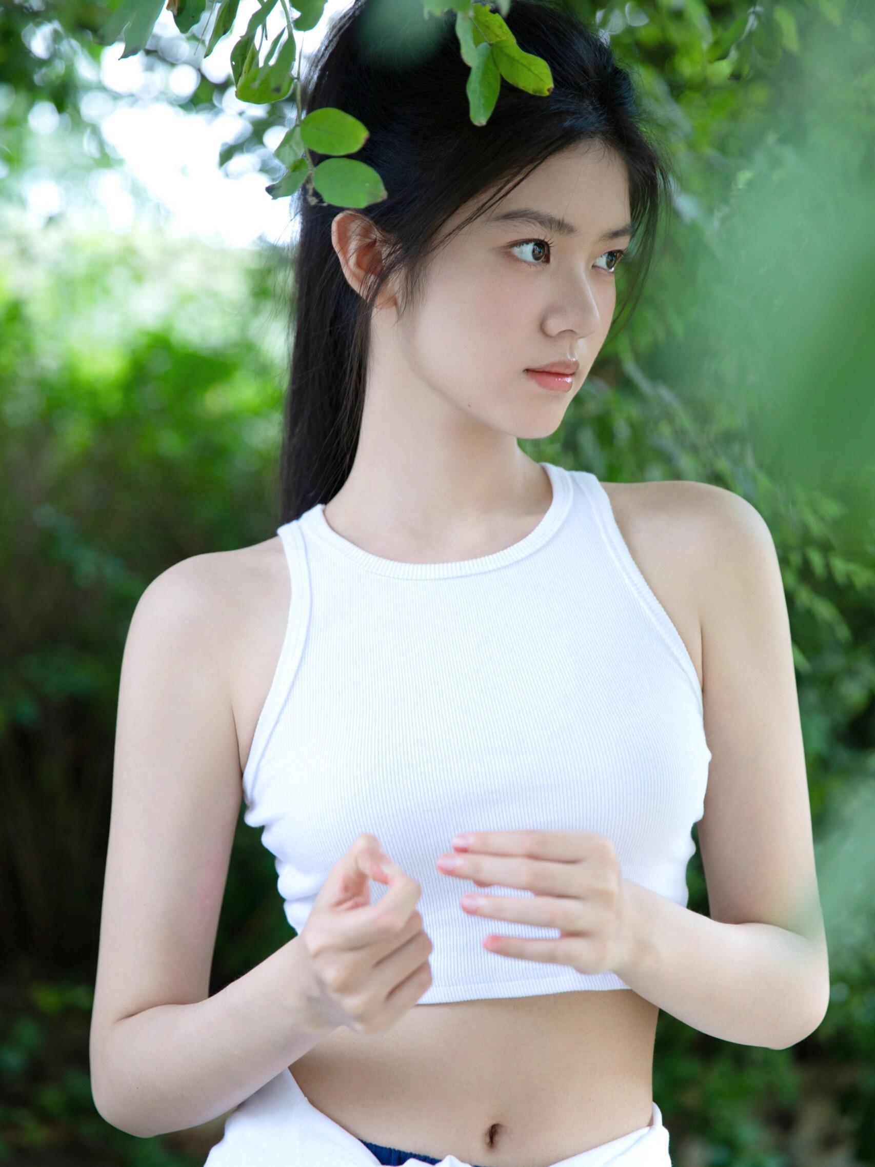 赵蕴卓夏季氧气感美照🍃🧃 ​​​