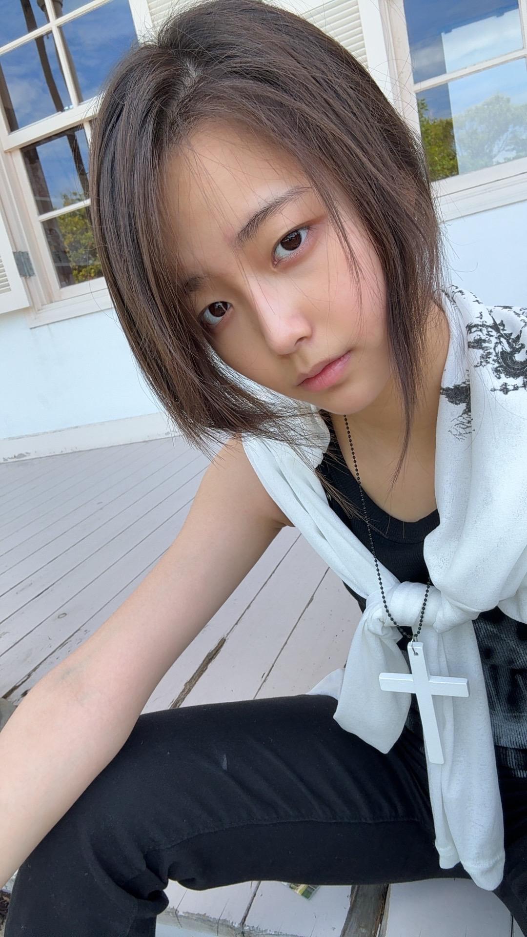 我再发😋 这个味道的魔爪好喝捏 用小安的表情包挡一下 不然像打广告🪧 魔爪