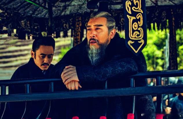 曹操再坏，也没杀汉献帝，曹丕做得也不算差。220 年，曹丕废了汉献帝刘协。刘协胆