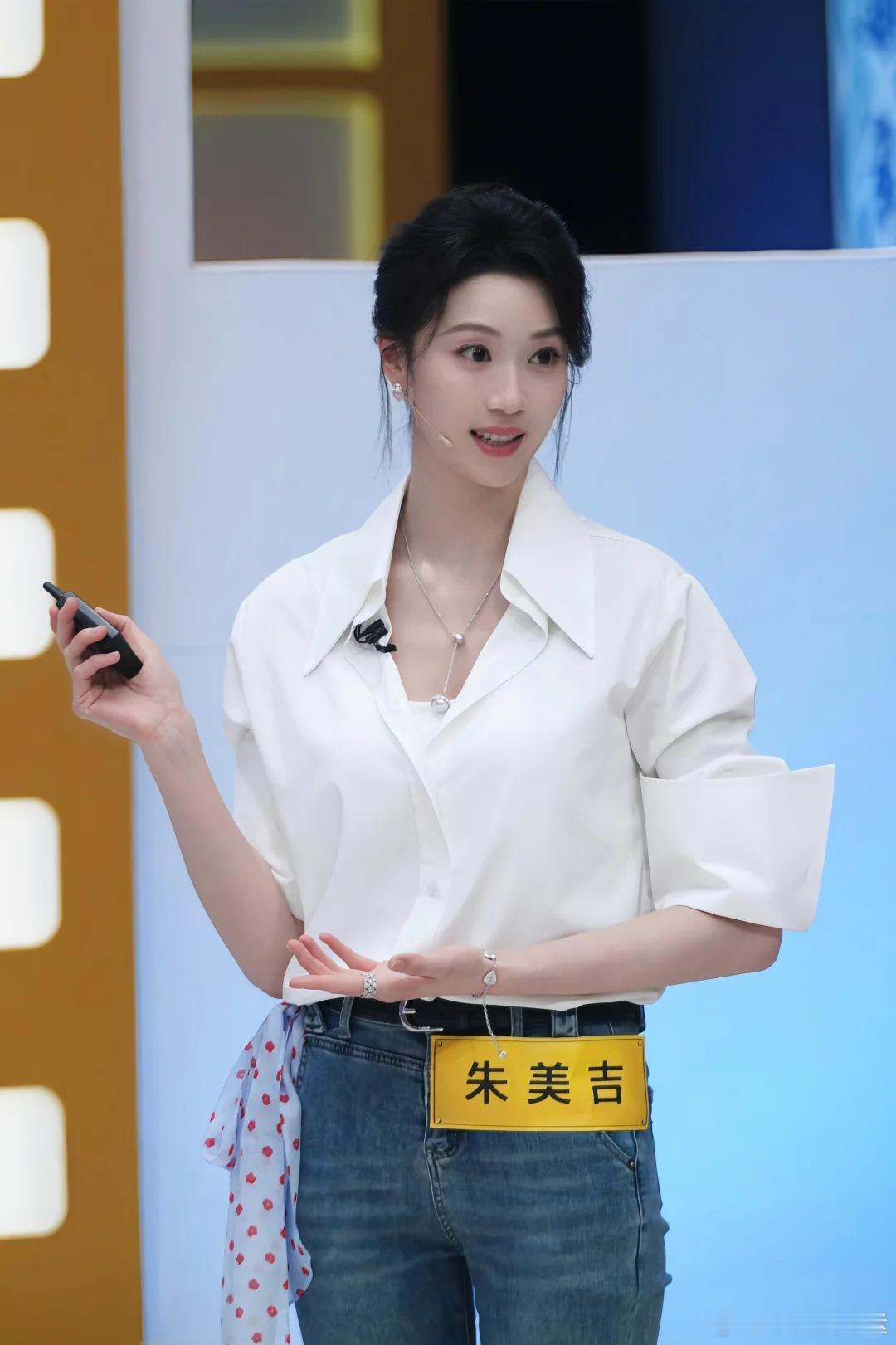 王濛追星从浪姐追到超越班内娱最执着追星人出现了！王濛对朱美吉真的全程在线，相识于