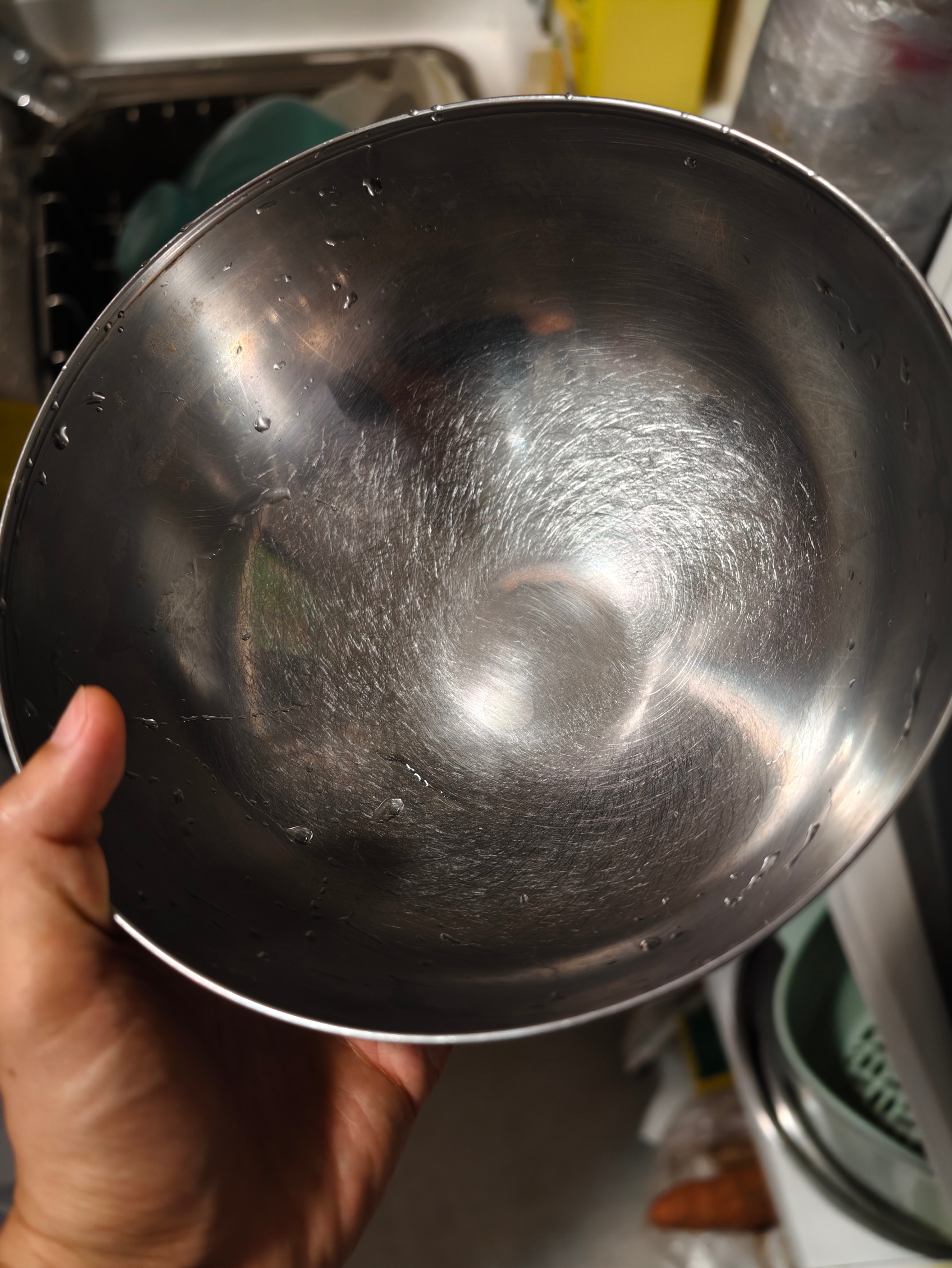 宜家这个布朗达碗看来也不是304，具体什么标号暂不清楚，是不是食品级也没写。 