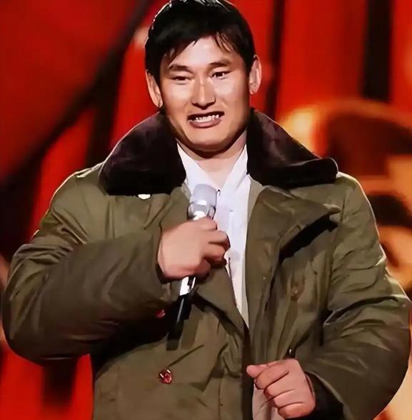 “大衣哥”朱之文为啥可以再度强势翻红，且长达15年长红不衰？因为真正的流量，不是