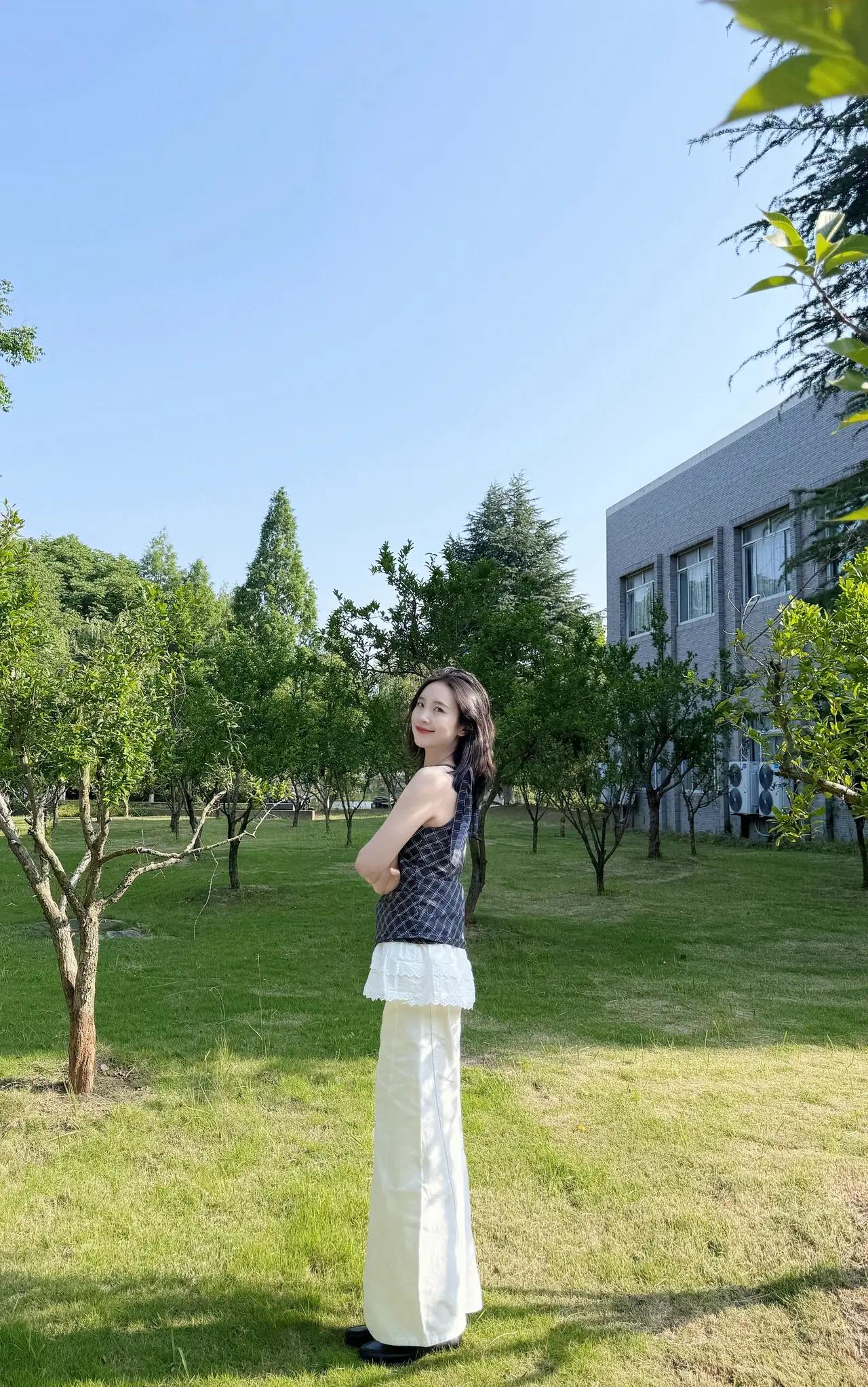 今日穿搭(OOTD) 穿搭分享一下 穿搭美照分享 女生怎么穿搭会看着很温柔?