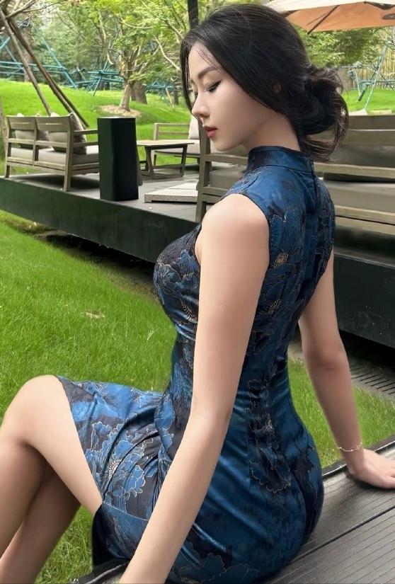 初恋再美好也只是曾经
我和前男友相恋近四年，曾经十分相爱。有一年我和别的男生暧昧