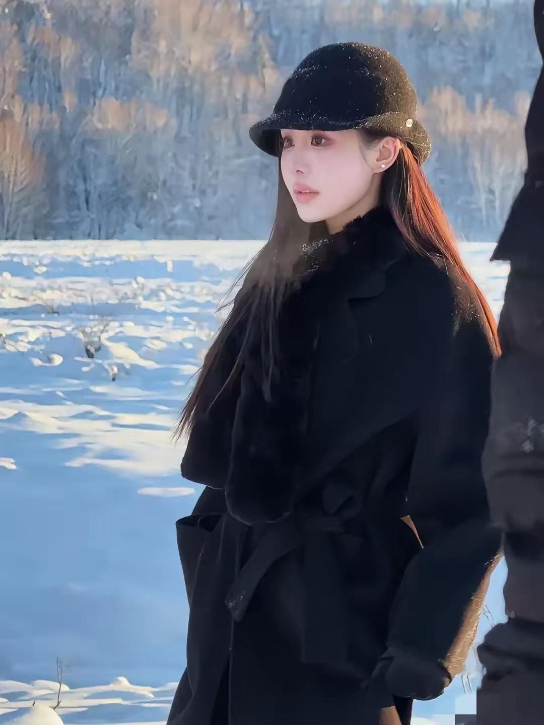 韦雪这耳朵完全没福气 