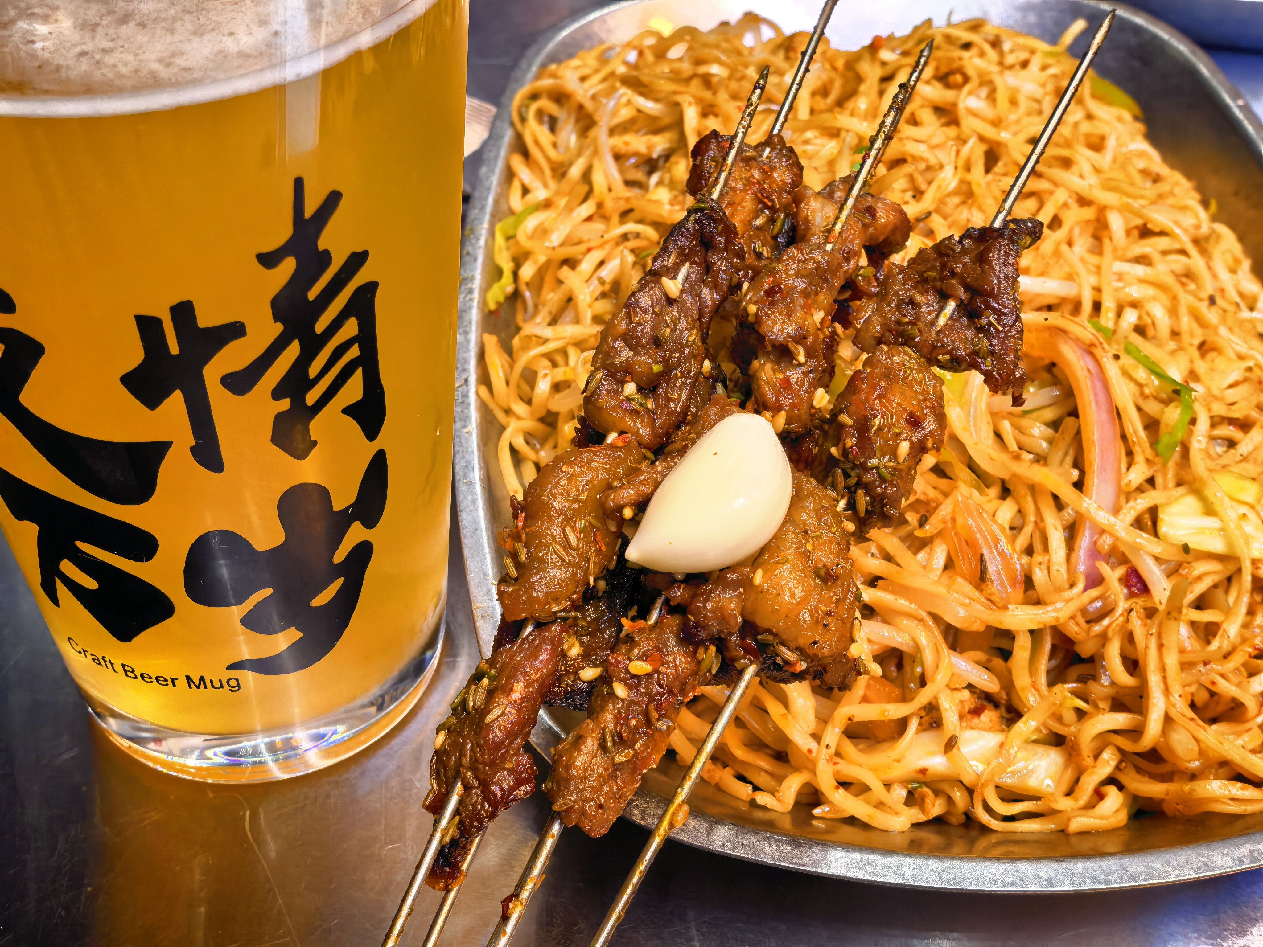 吃烤肉和炒面一定要吃蒜，不然味道少三分之二 