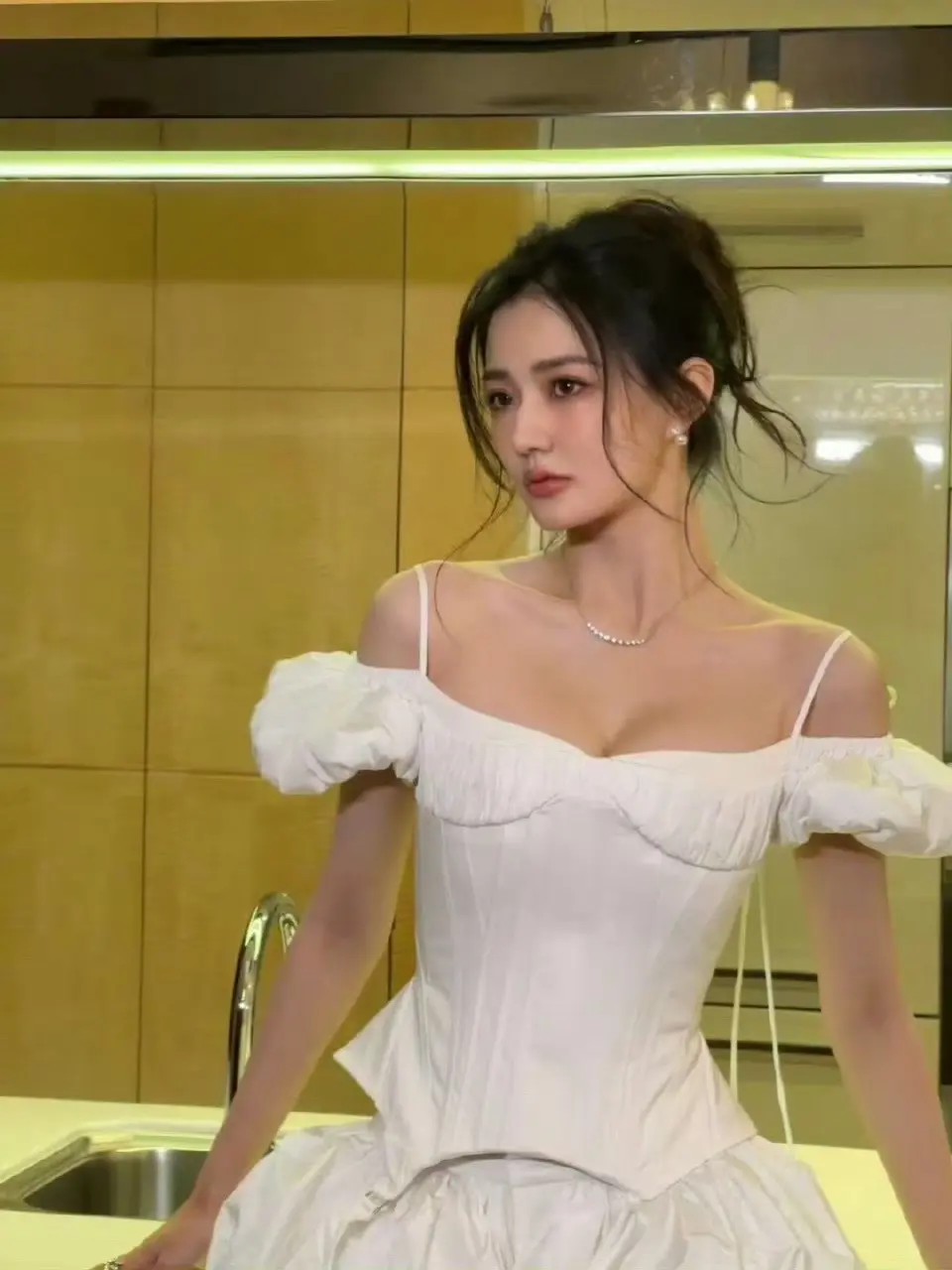 徐璐。