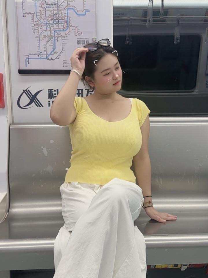 你年纪尚小自然不懂那珠圆玉润