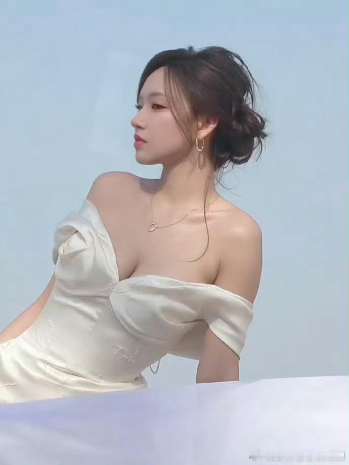 程潇金鸡奖造型