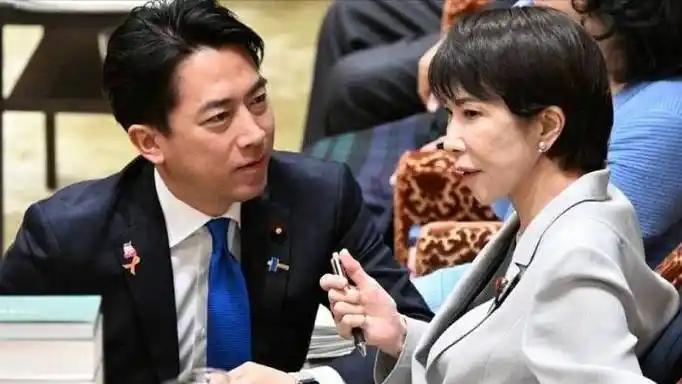 日本政坛最近又整出新瓜了。自民党内部竞选期间，被曝有人偷偷用AI批量做短视频，一