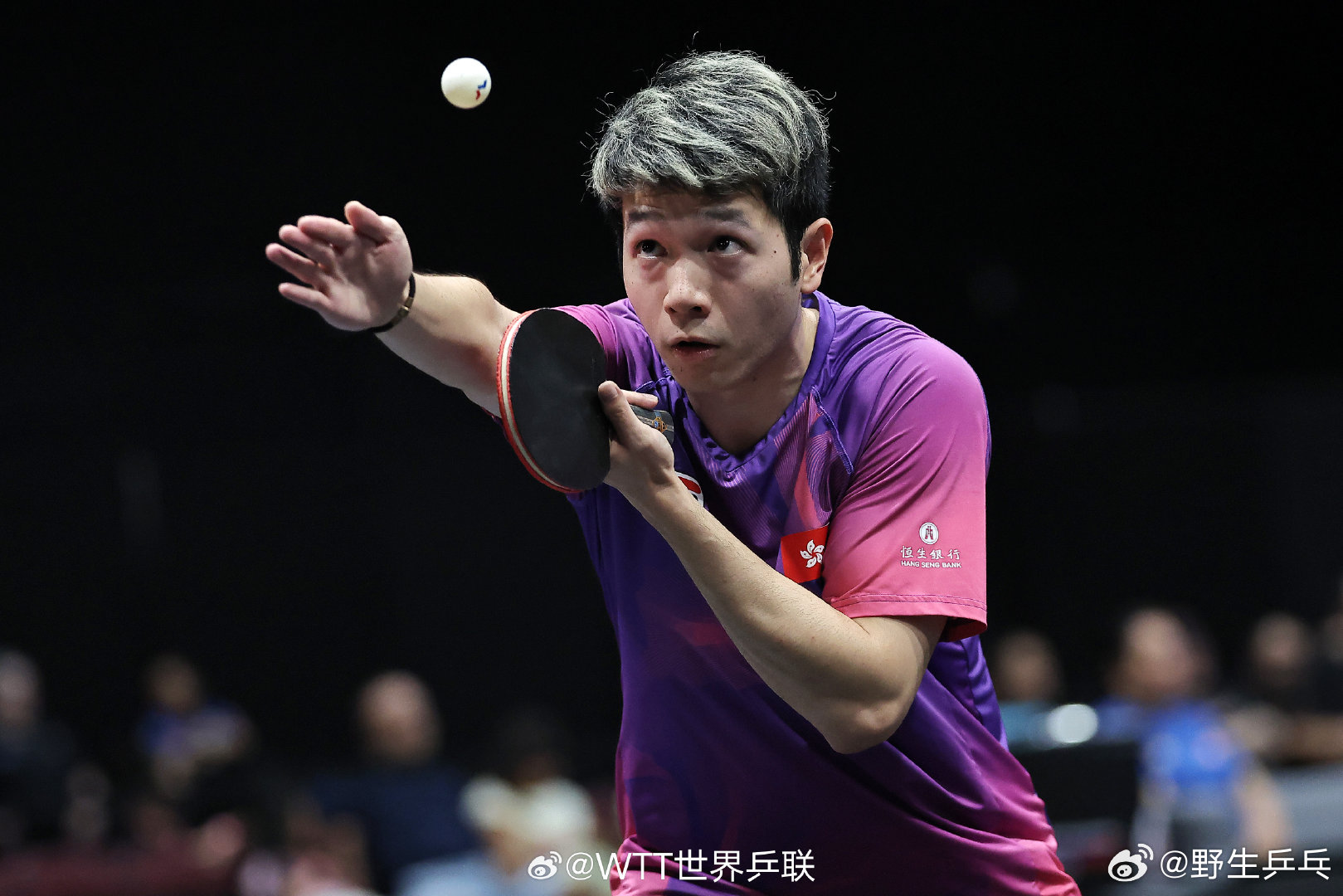 何钧杰3比0马德里 WTT美国大满贯男单资格赛首轮，中国香港选手何钧杰3-0战胜
