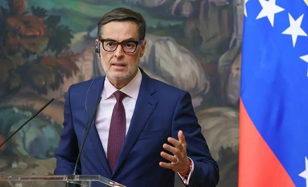 快讯！委内瑞拉终于倒向了美国。
当地时间2月2日，委内瑞拉新闻和通信部长发文称，