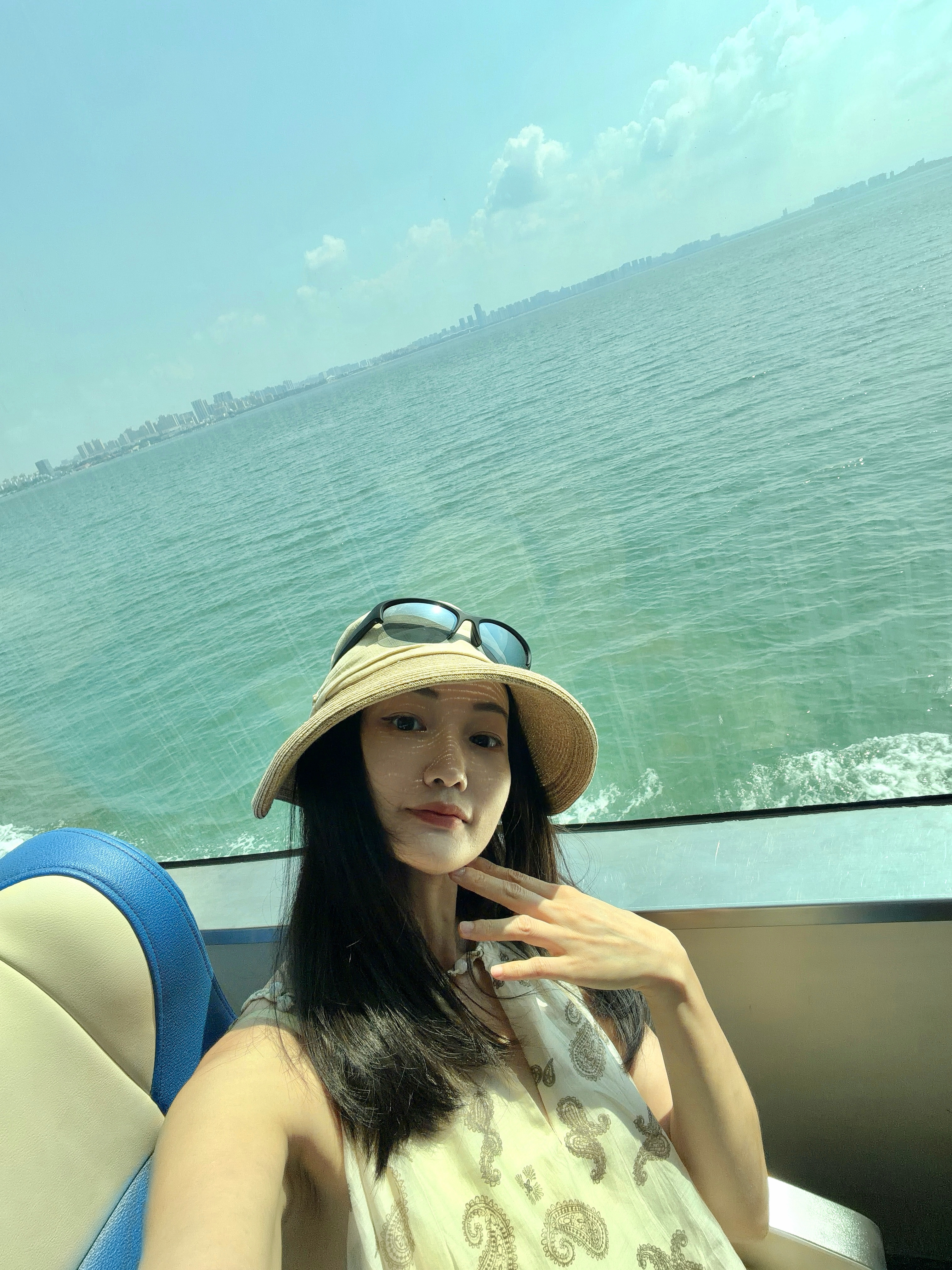 今天的长裙也是海洋元素呢 