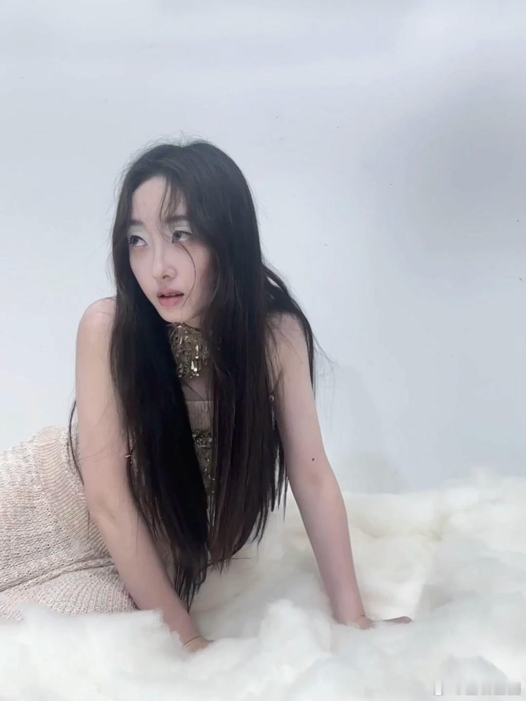 #蒋梦婕分享一些瞬间即永恒的美丽时刻##蒋梦婕九宫格live图# 蒋梦婕分享的九