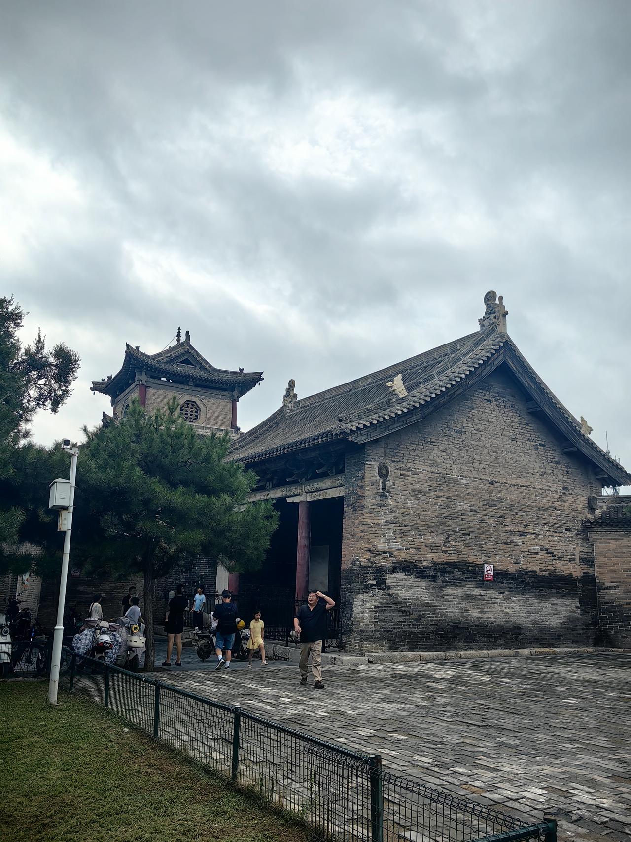 牛市结束的三大特征
    凡是经历过牛市的人都知道，开始是怀疑有牛市，中间是半