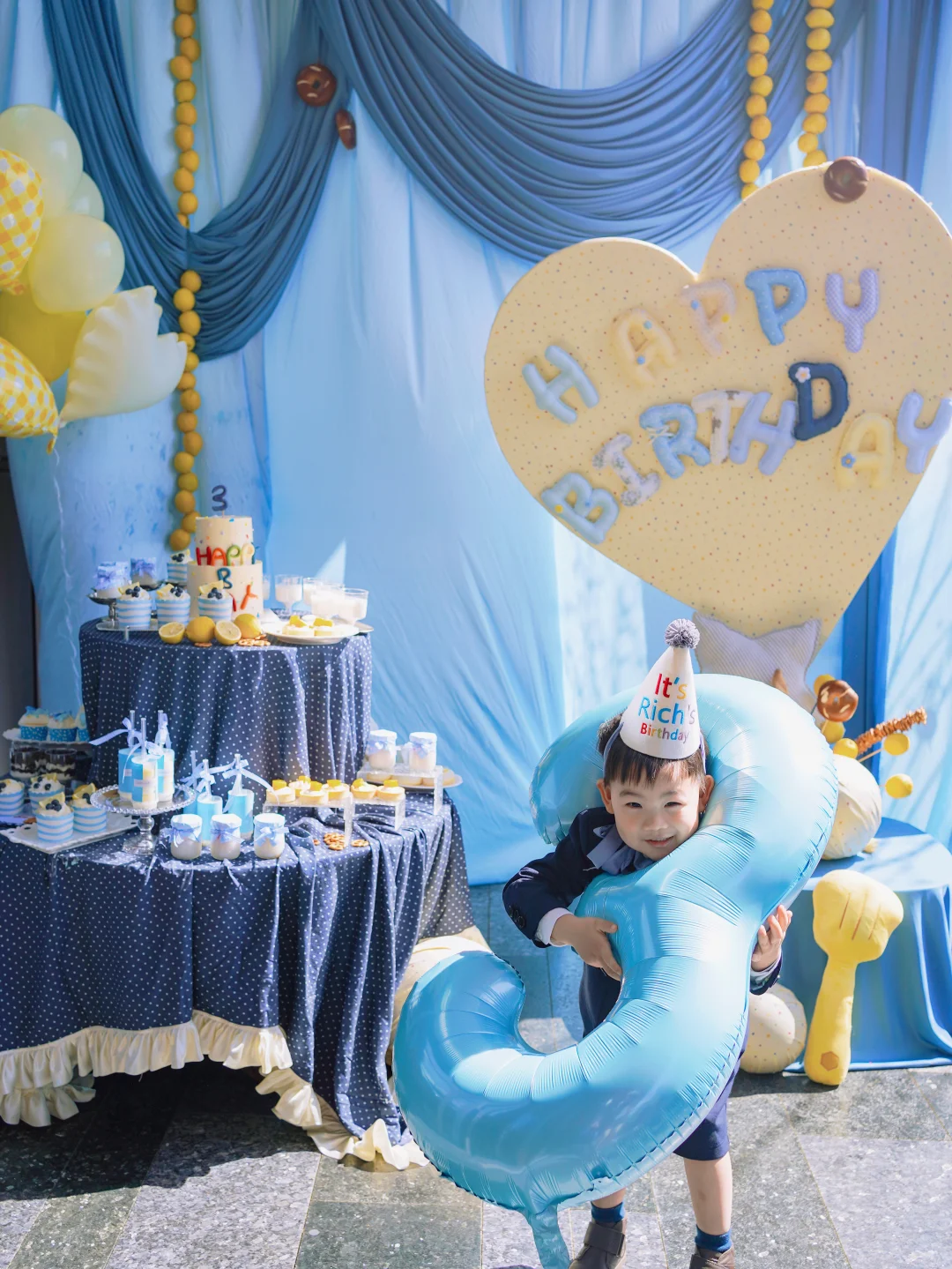 一直被爱着的小男孩🎉🎂三岁生日快乐