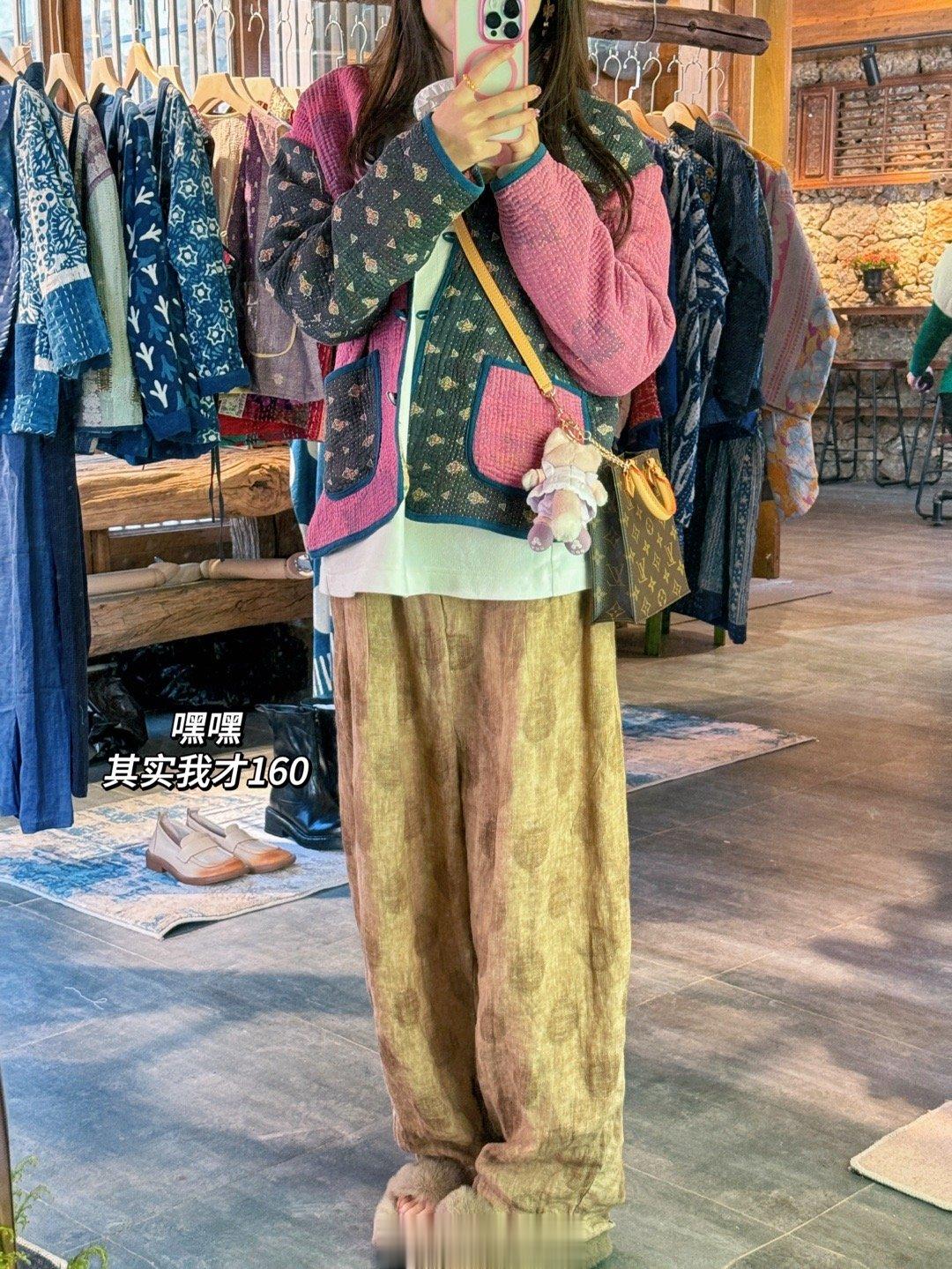 有趣的人生一半都是山川湖海。其实我很喜欢写旅游plog 人活着无非就是为了这么几