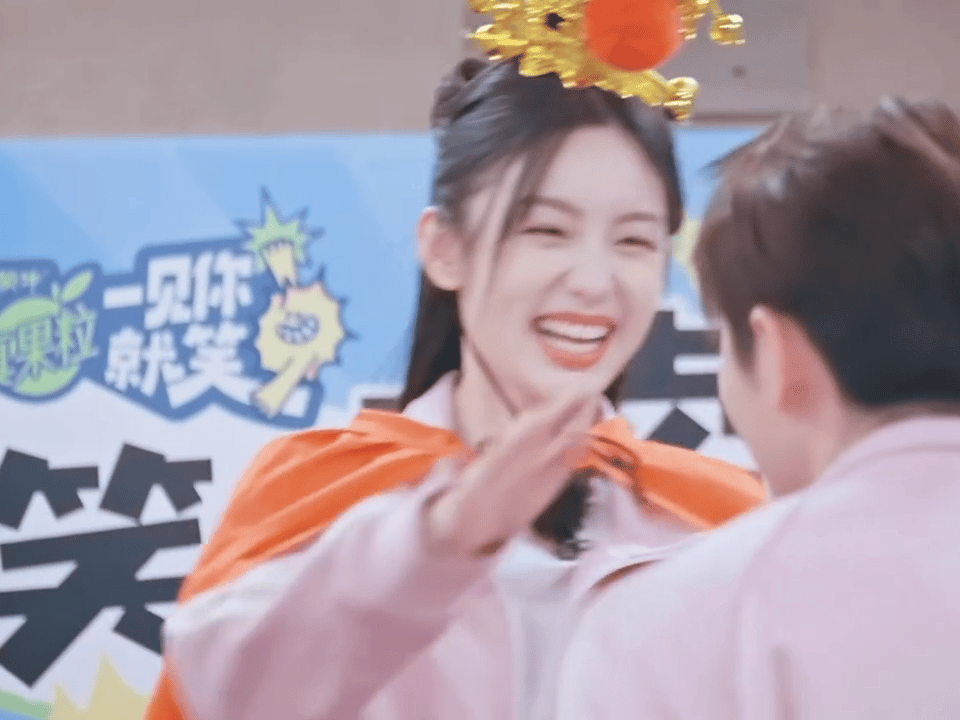 第一次见剧宣女主骑着男主走了 别人是公主请上马，周也丞磊是女将军骑马出征，周也3