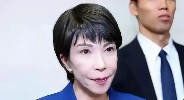 1908年4月的辽东，海风像钢刀一样刮过黄金山。沉重的粗铁链在半空中发出令人牙酸