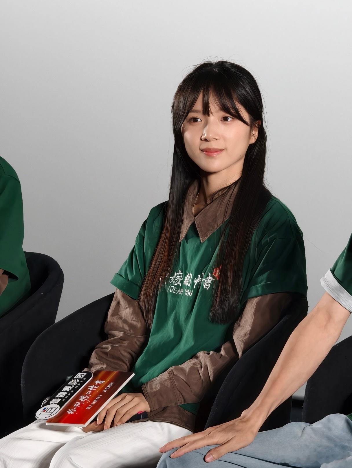 00后一番票房横空出世的一个素人小女孩在娱乐圈彻底杀疯了！！顶级路人缘＋票房实绩