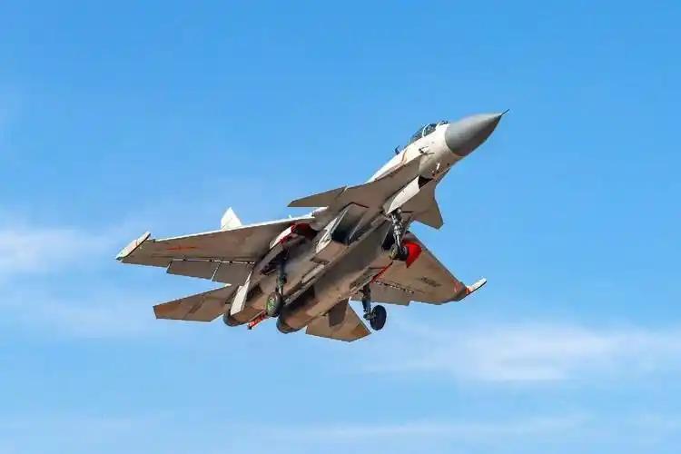 日本又演“受害者”？雷达照射风波背后，是心虚还是碰瓷？
 
中方提前通报训练，日