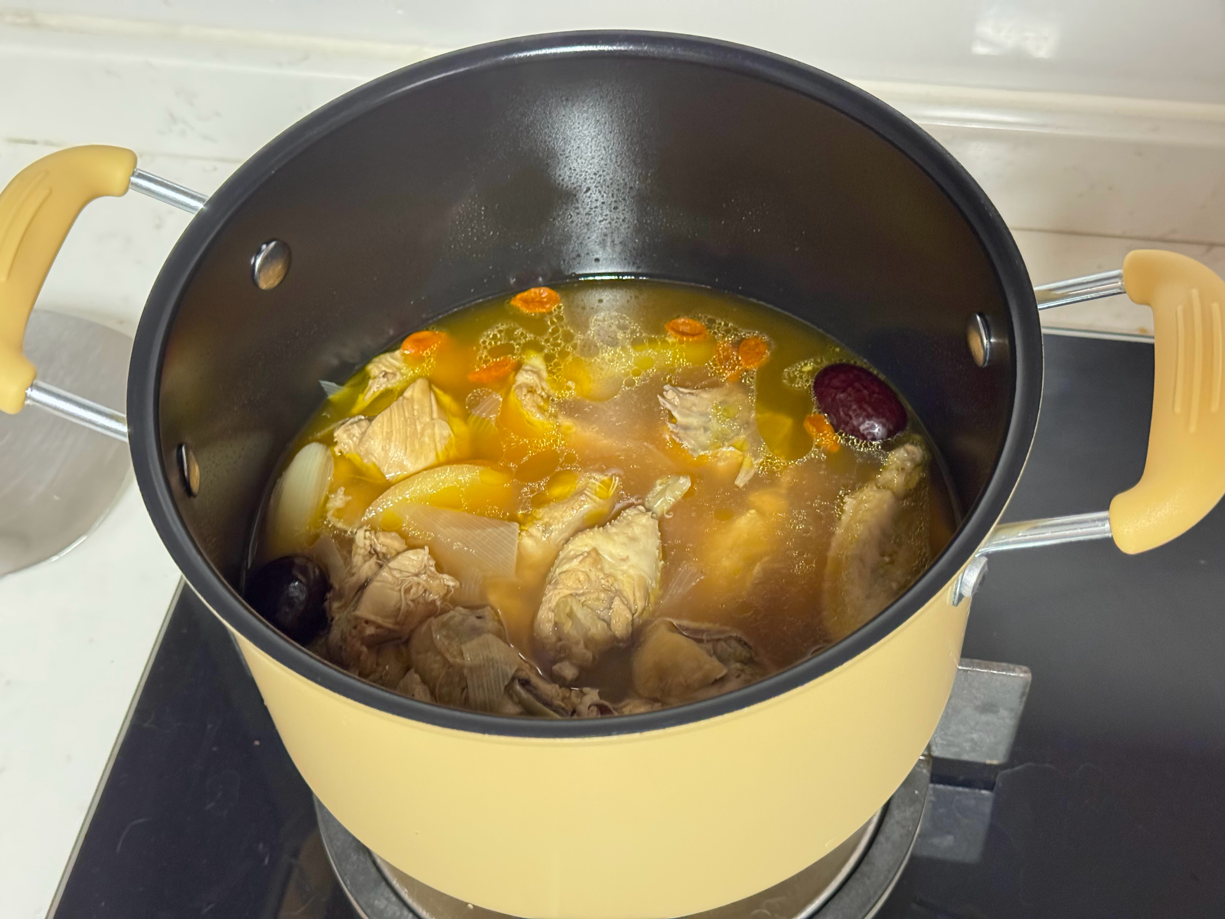 拿鸿哥昨天背回来的锅，煮了墨鱼鸡汤[卡皮巴拉]还挺好用生活碎碎念 ​​​