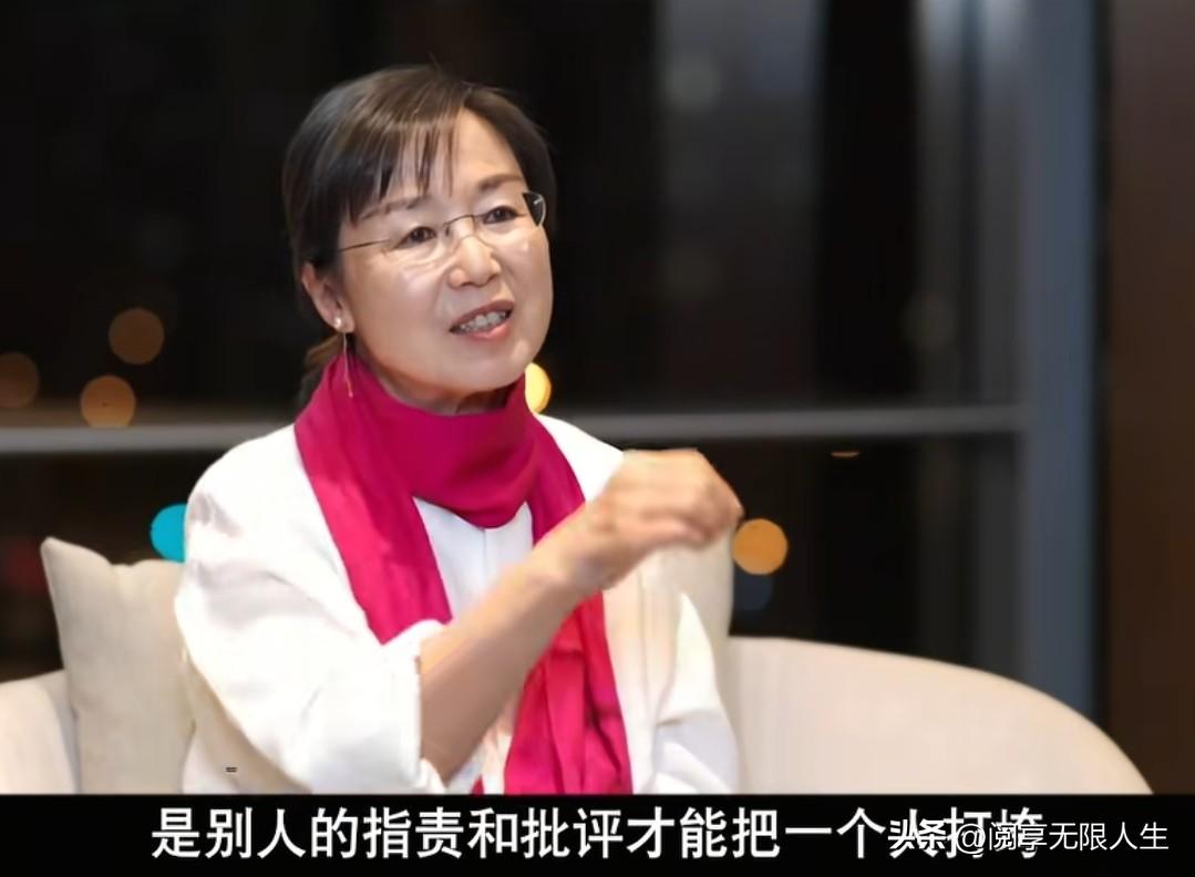 特别喜欢尹建莉老师的教育观点:
“错误本身打不垮人，是别人的指责和批评才能把一个