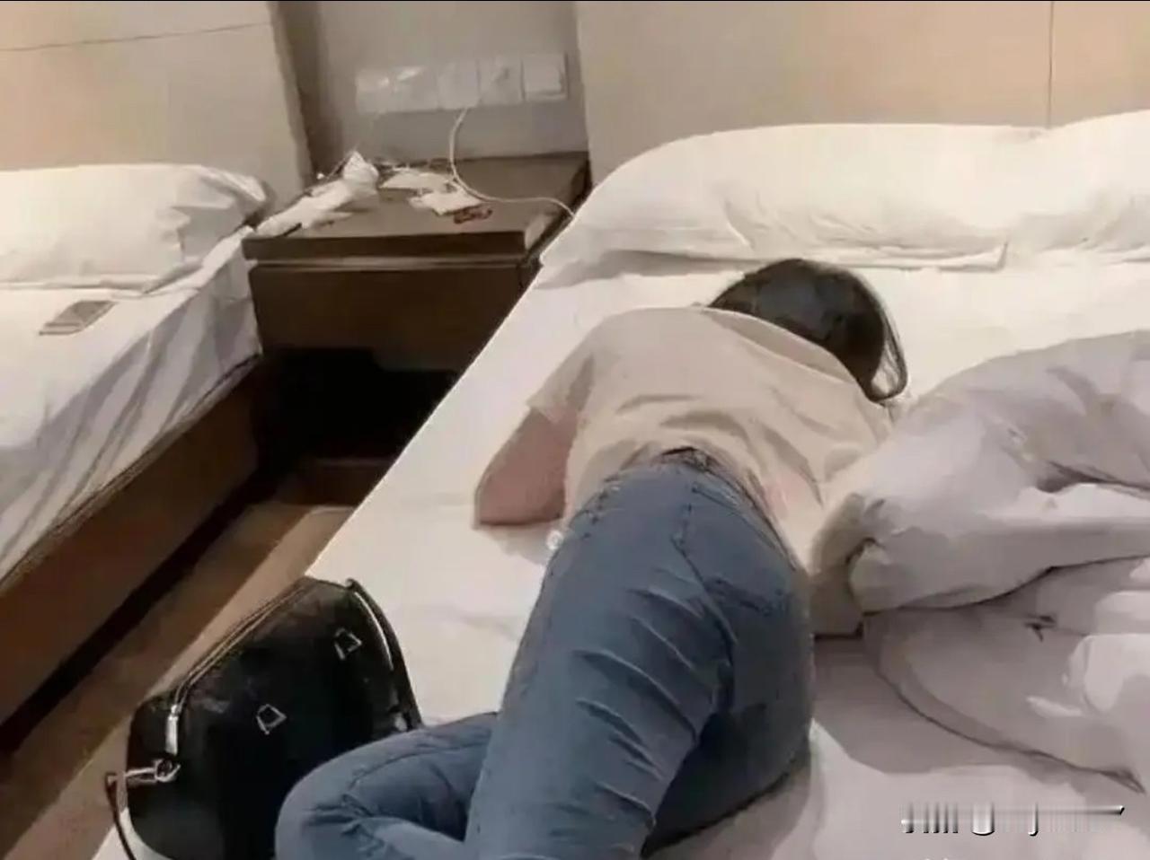 河南南阳，女子醉酒后报警称被邻居强 奸未遂，警方将女子邻居刑拘后，邻居妻子找人给