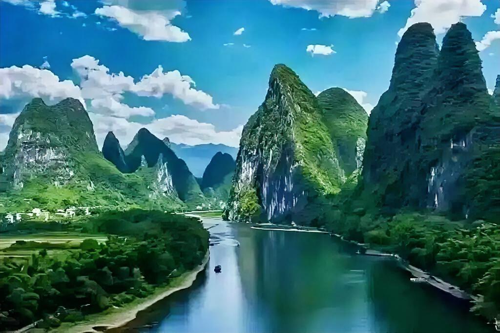 十二生肖的贵人
1、属羊的人，贵人多为伴侣。
2、属蛇的人，贵人多半是自己。
3