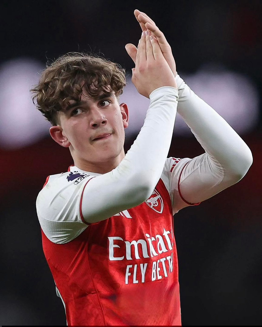 杜文（Max Dowman）呢位16歲後生仔，之前喺UEFA Youth Lea