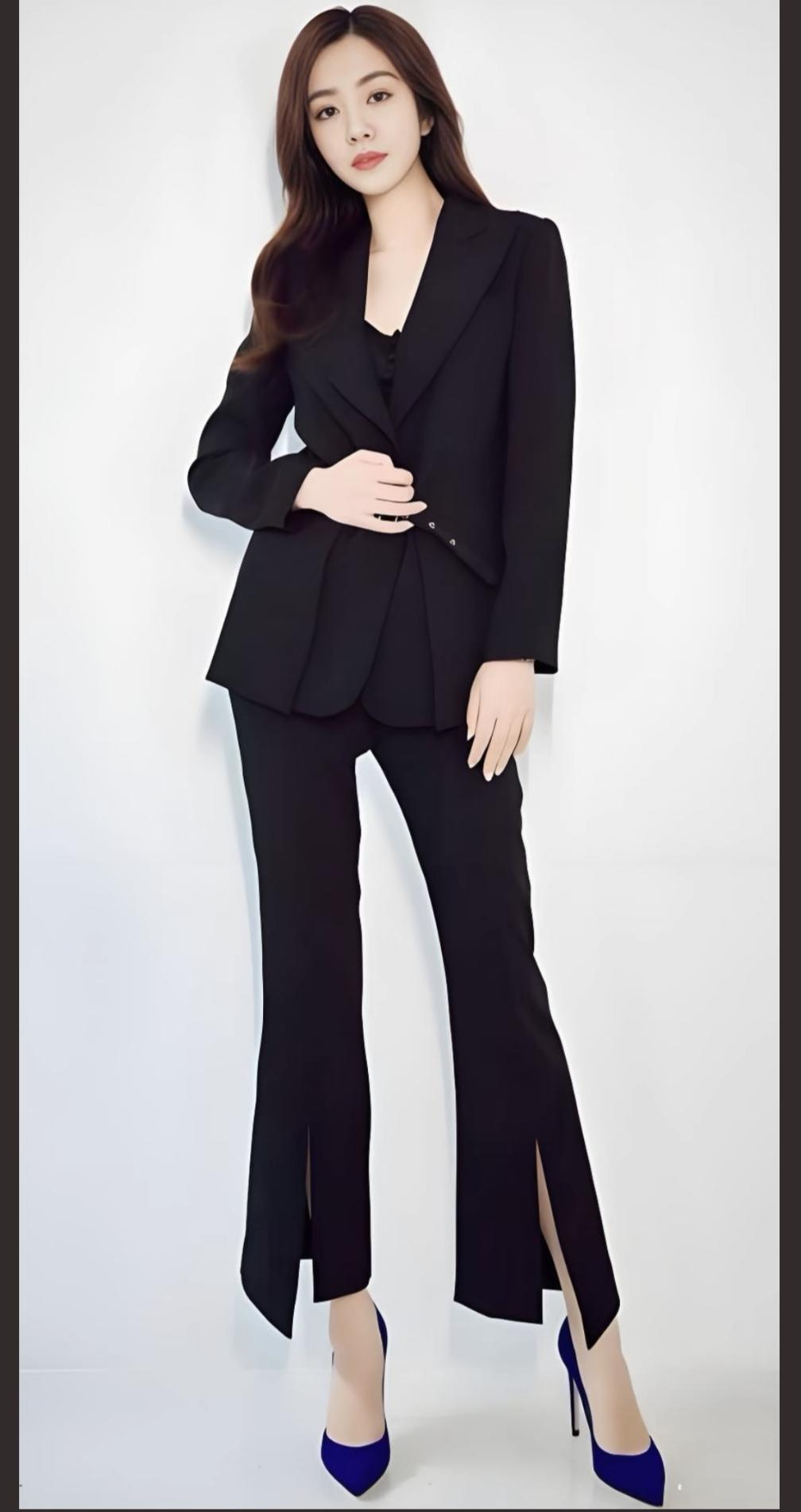 腿长的女孩子穿什么?
腿长的女生更适合穿七分裤
日常穿搭分享