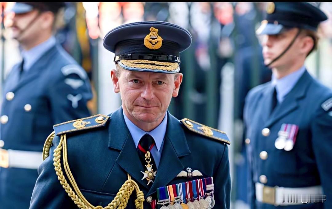 当地时间2025年12月15日，英国国防参谋长理查德·奈顿爵士在皇家联合军种研究