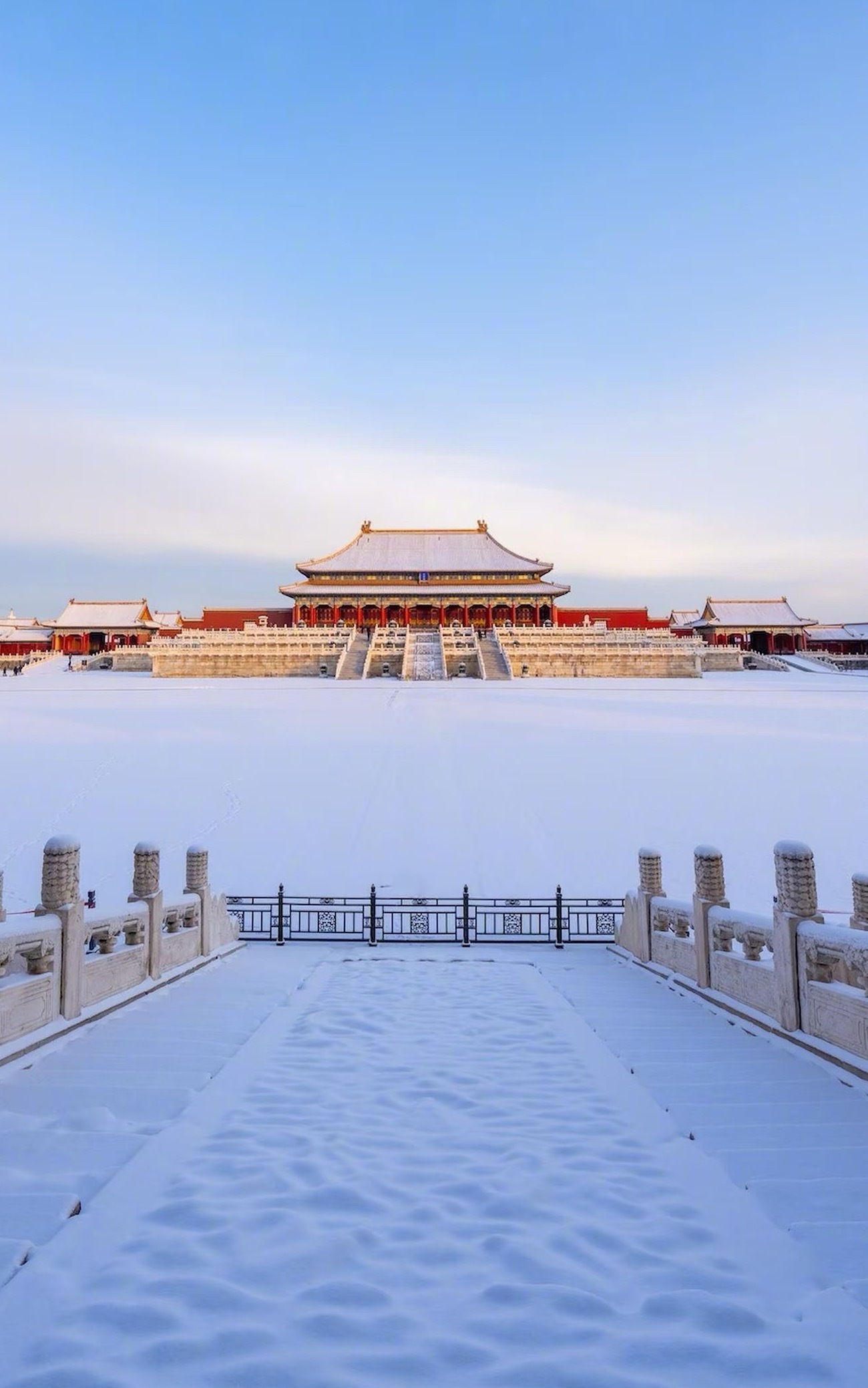 北京又下雪了，看到纷纷扬扬飘的雪片❄️，真好，心情都因此多了几分欣喜和愉悦 
