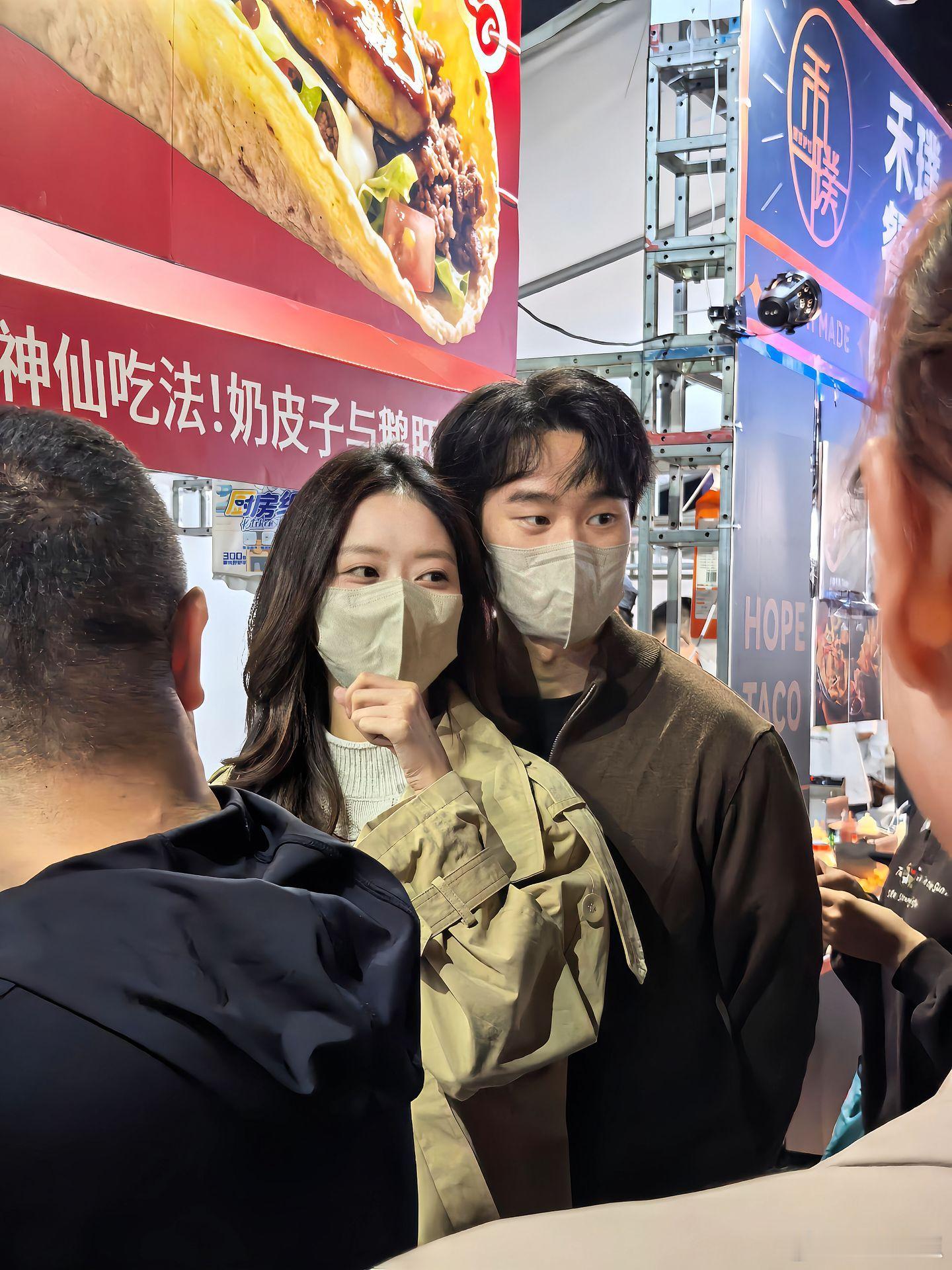 一家四口不是在被偶遇 就是在被偶遇的路上思译cp  星涵cp｜心动的信号