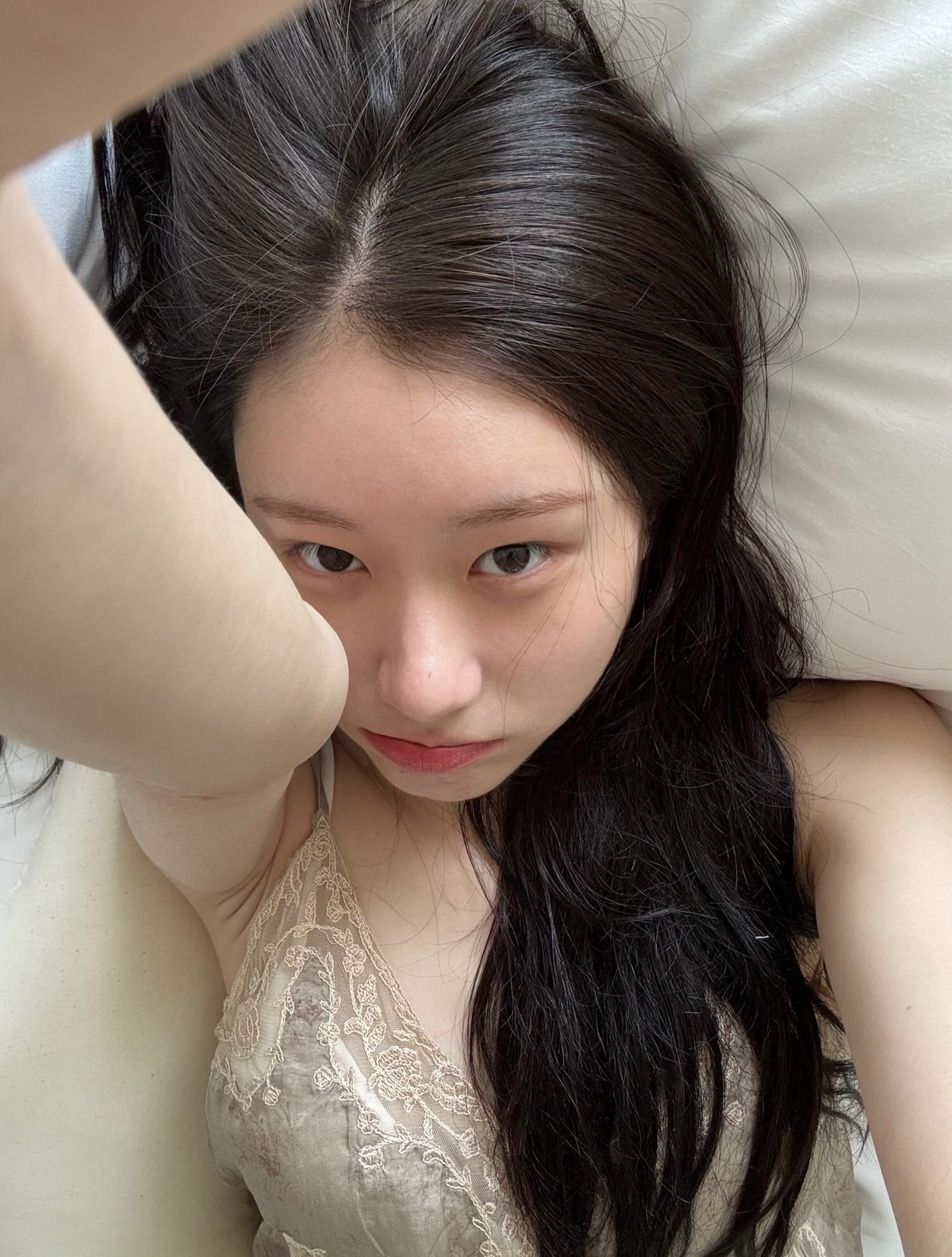 彩领ins更新 