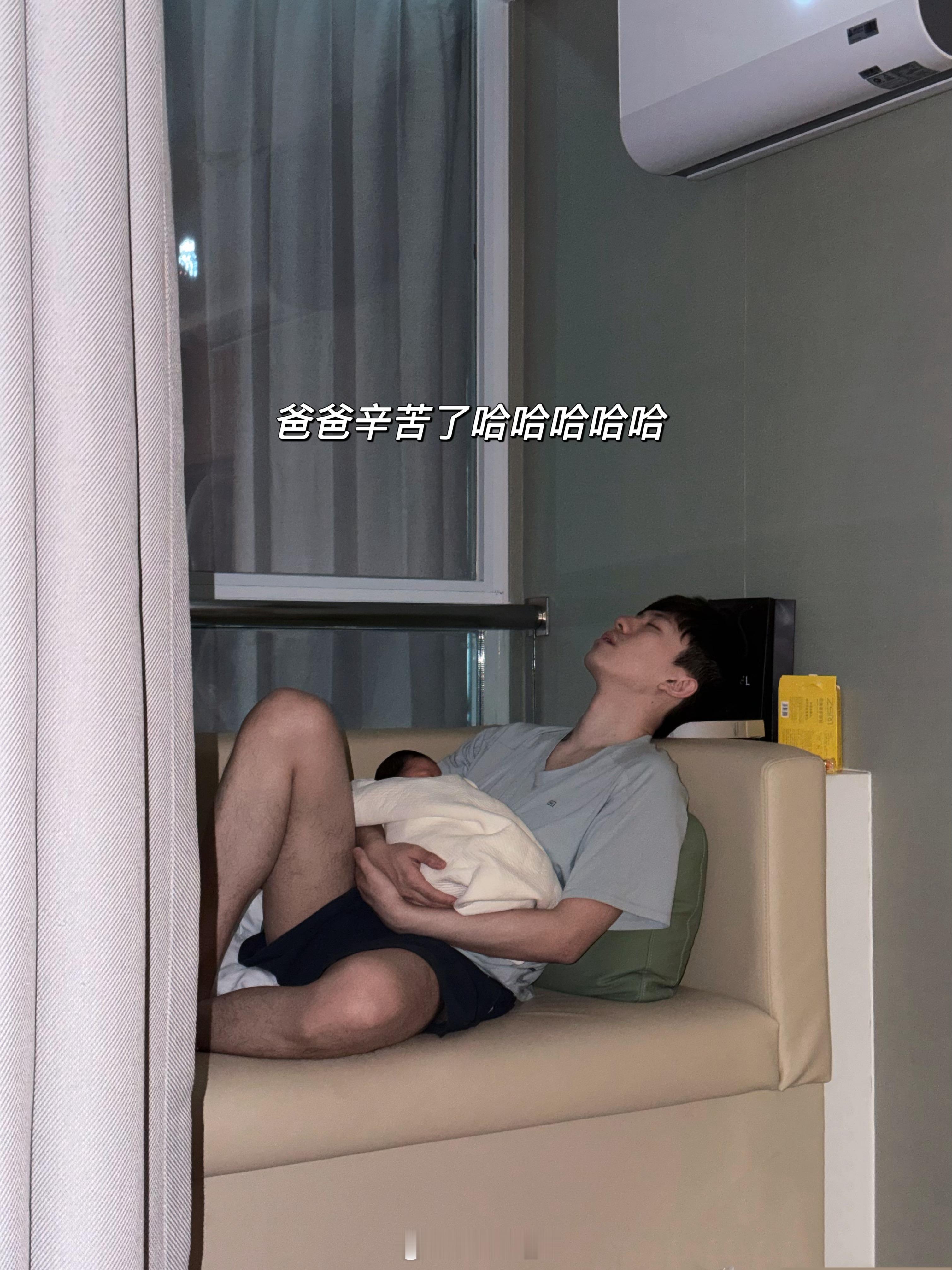 当妈的第3天👶🏻还在恍惚这个小人儿是我生的吗每天还在努力恢复中生产日记太曲折