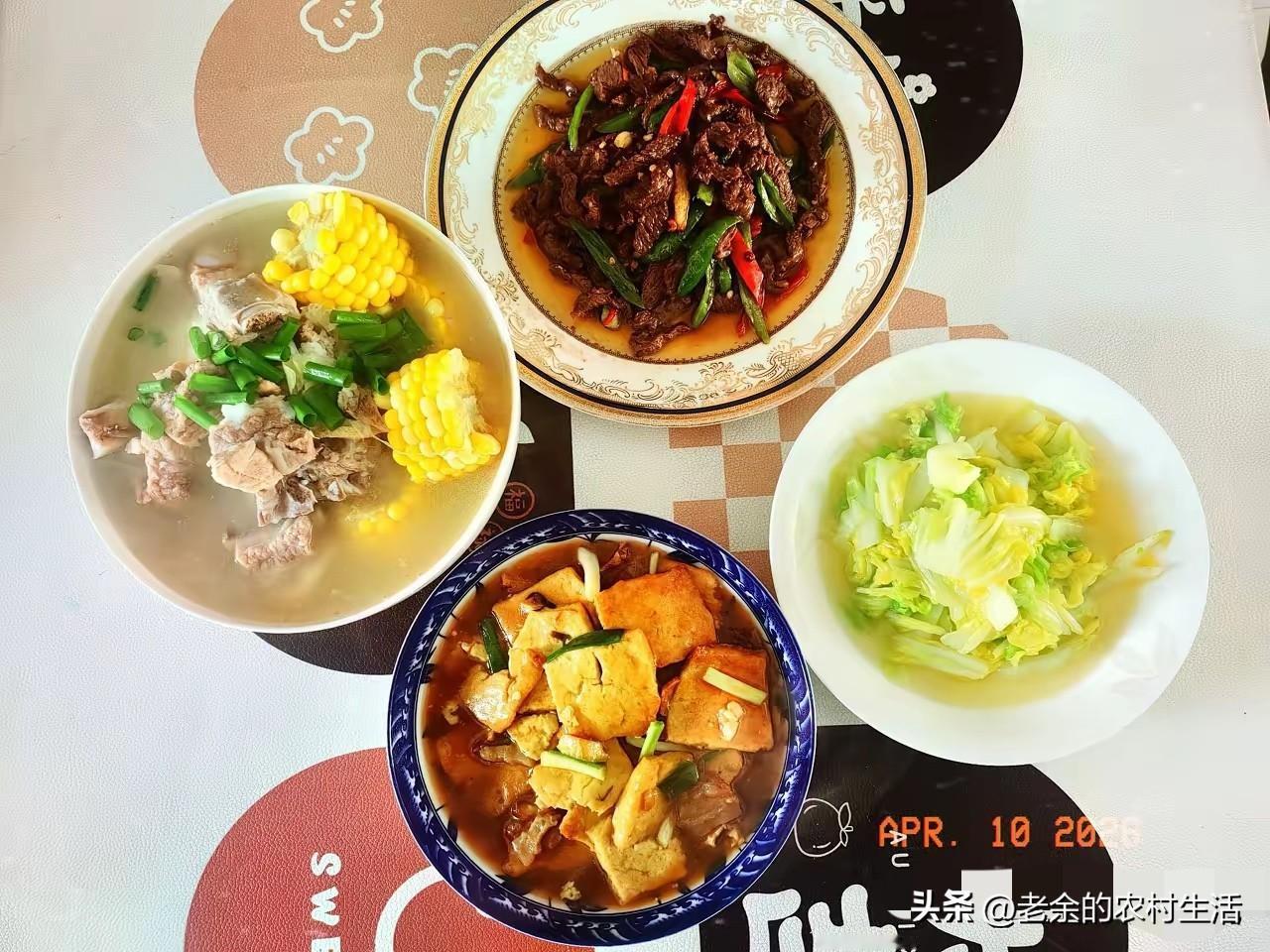 现在的孩子到底为啥喜欢厌学
问题到底出在哪里
孩子为啥都喜欢打游戏
为什么要去虚